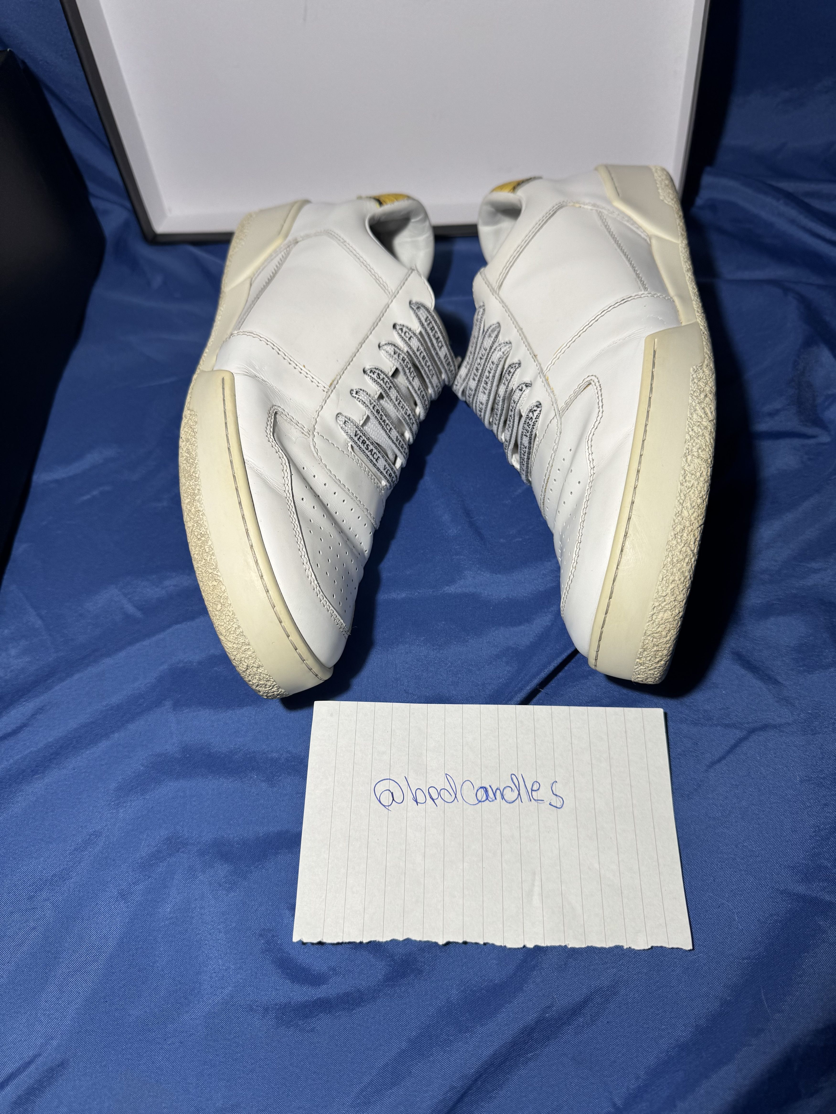 Versace Versace white gold low top court sneakers USED size 42 Size US 9 / EU 42 - 5 Thumbnail