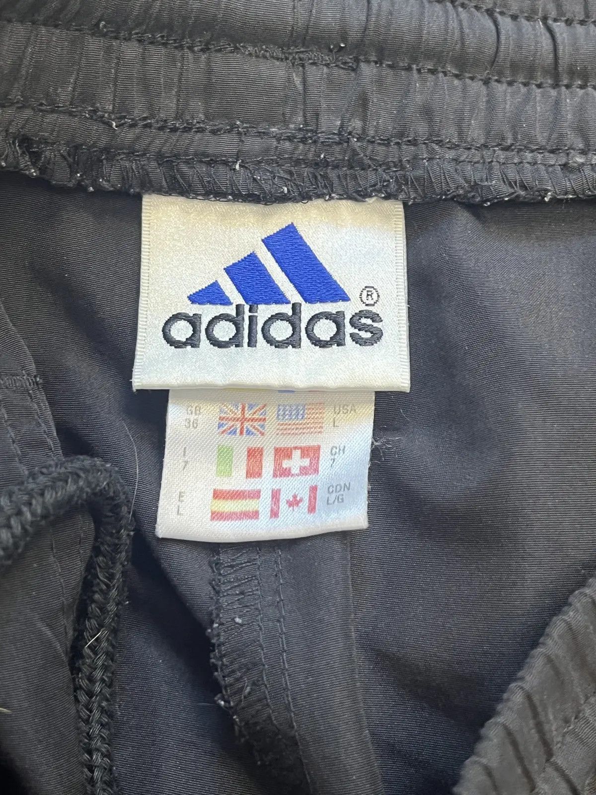 Adidas Vintage Adidas Black Nylon Shorts Embroidered Logo Size US 39 - 4 Thumbnail
