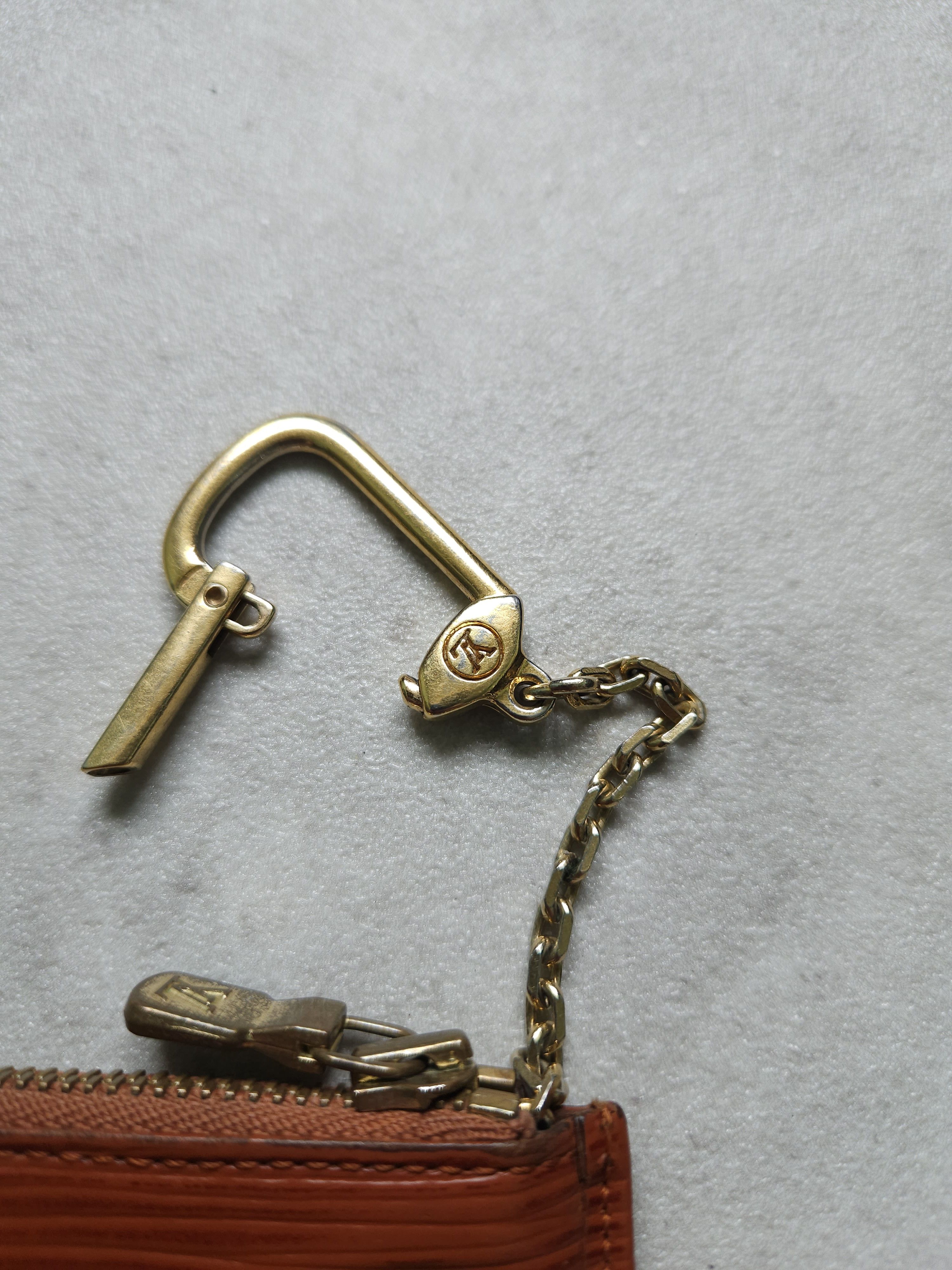 Louis Vuitton Vintage Louis Vuitton epi leather pochette cle Size ONE SIZE - 8 Thumbnail