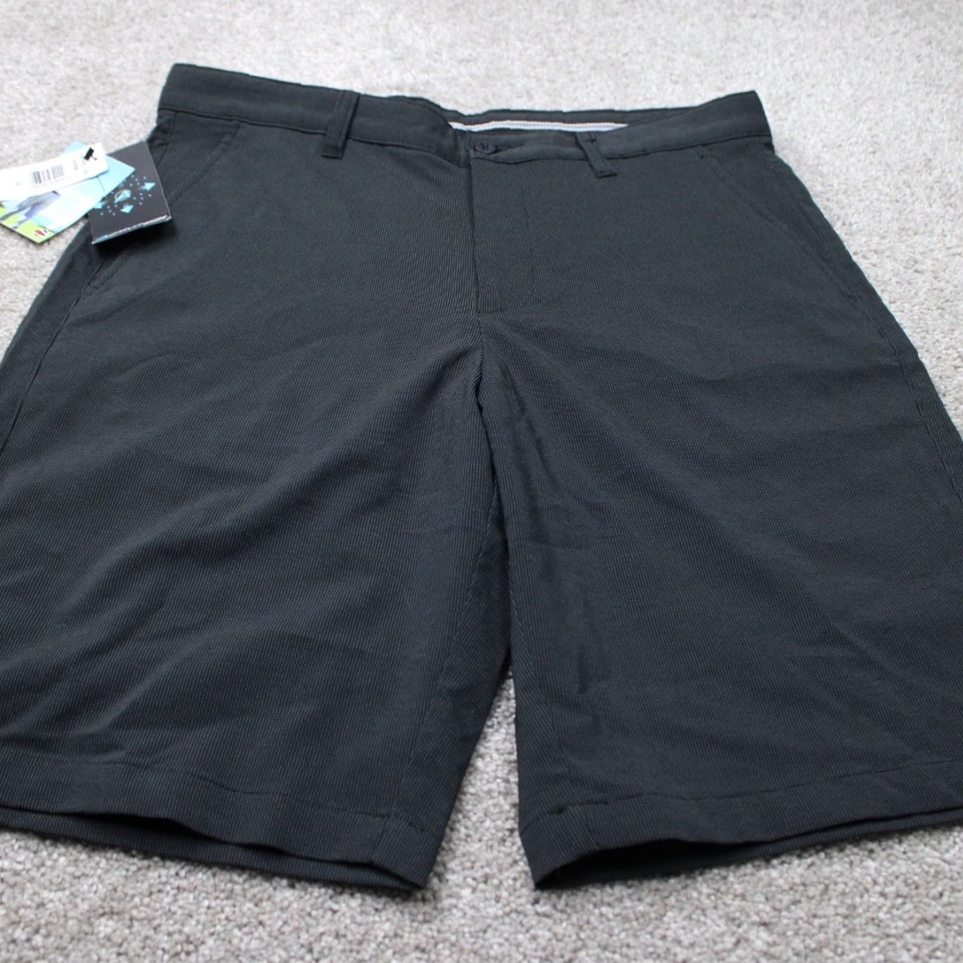 Vintage Sunice Shorts Mens 32 Black Geometric Golf Activitch Stretch Wicking NWT Chin o Size US 32 / EU 48 - 2 Thumbnail