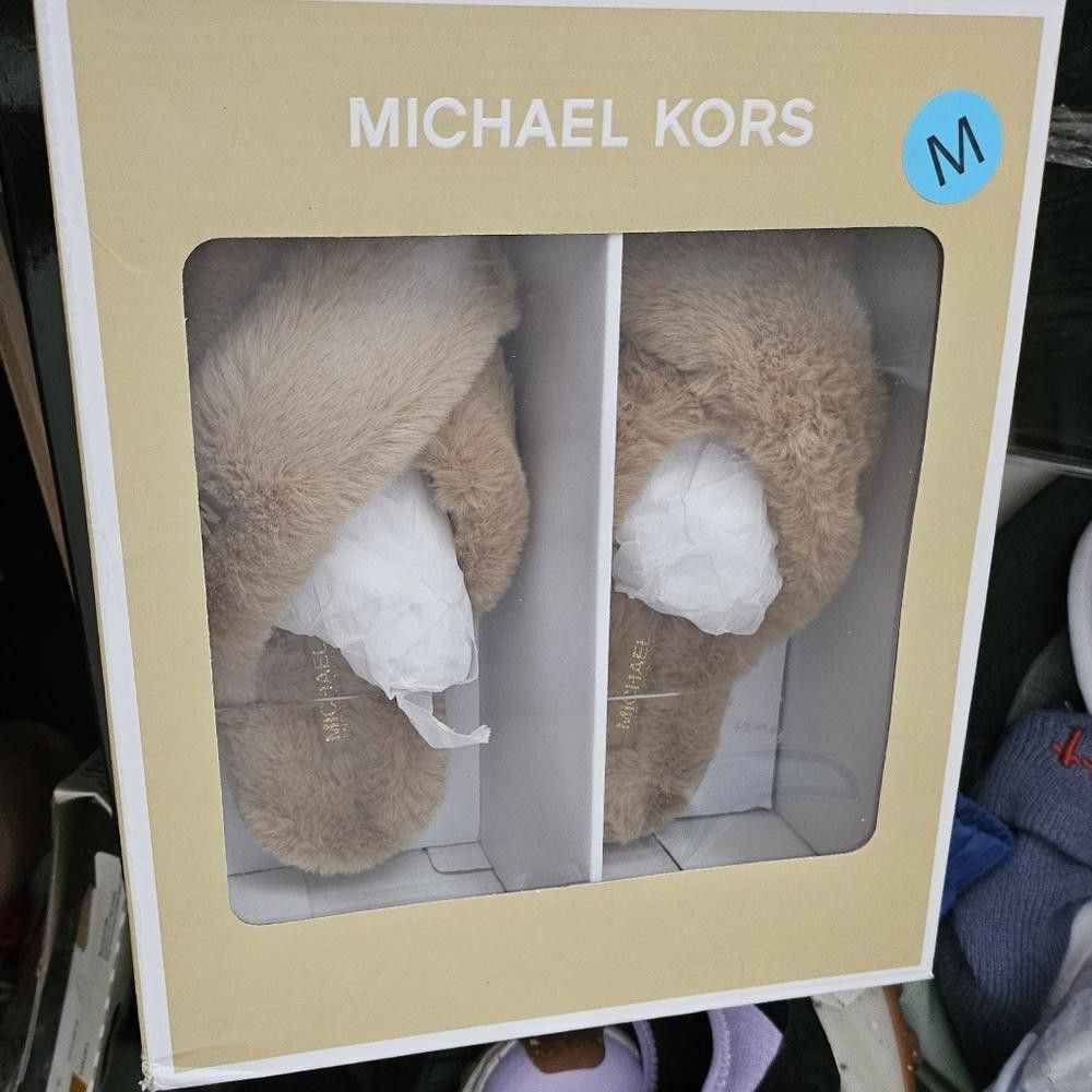Michael Kors Michael Kors Slippers Brand NIB *SOLD OUT ONLINE* Size US 7.5 / IT 37.5 - 2 Thumbnail