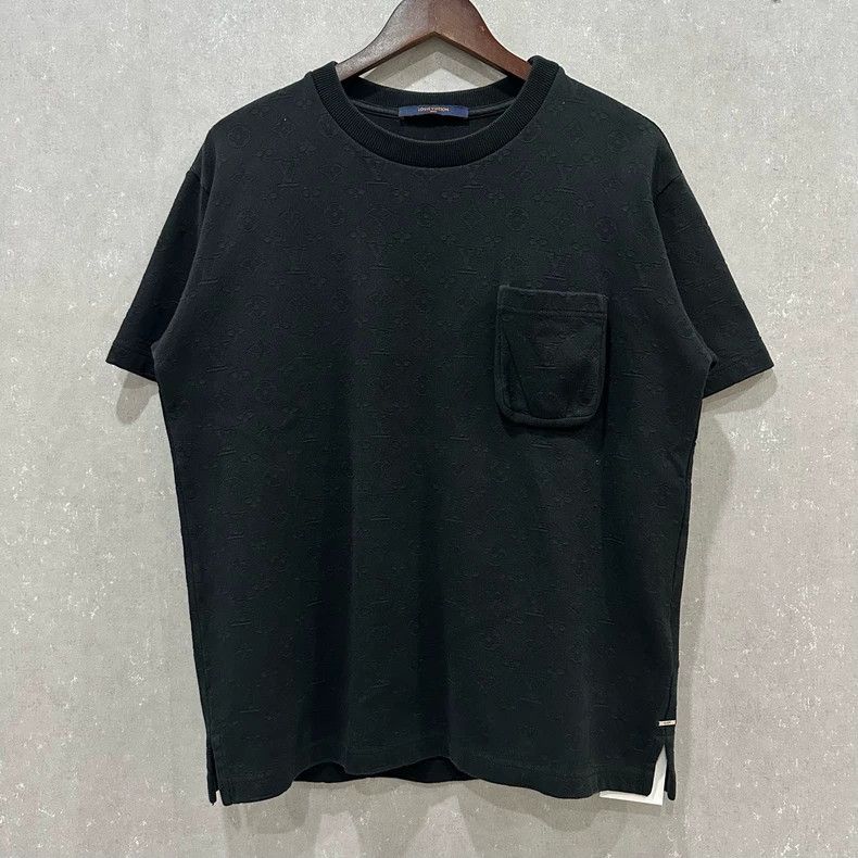 Louis Vuitton Louis Vuitton Black pocket full print short sleeve Size US M / EU 48-50 / 2 - 1 Thumbnail