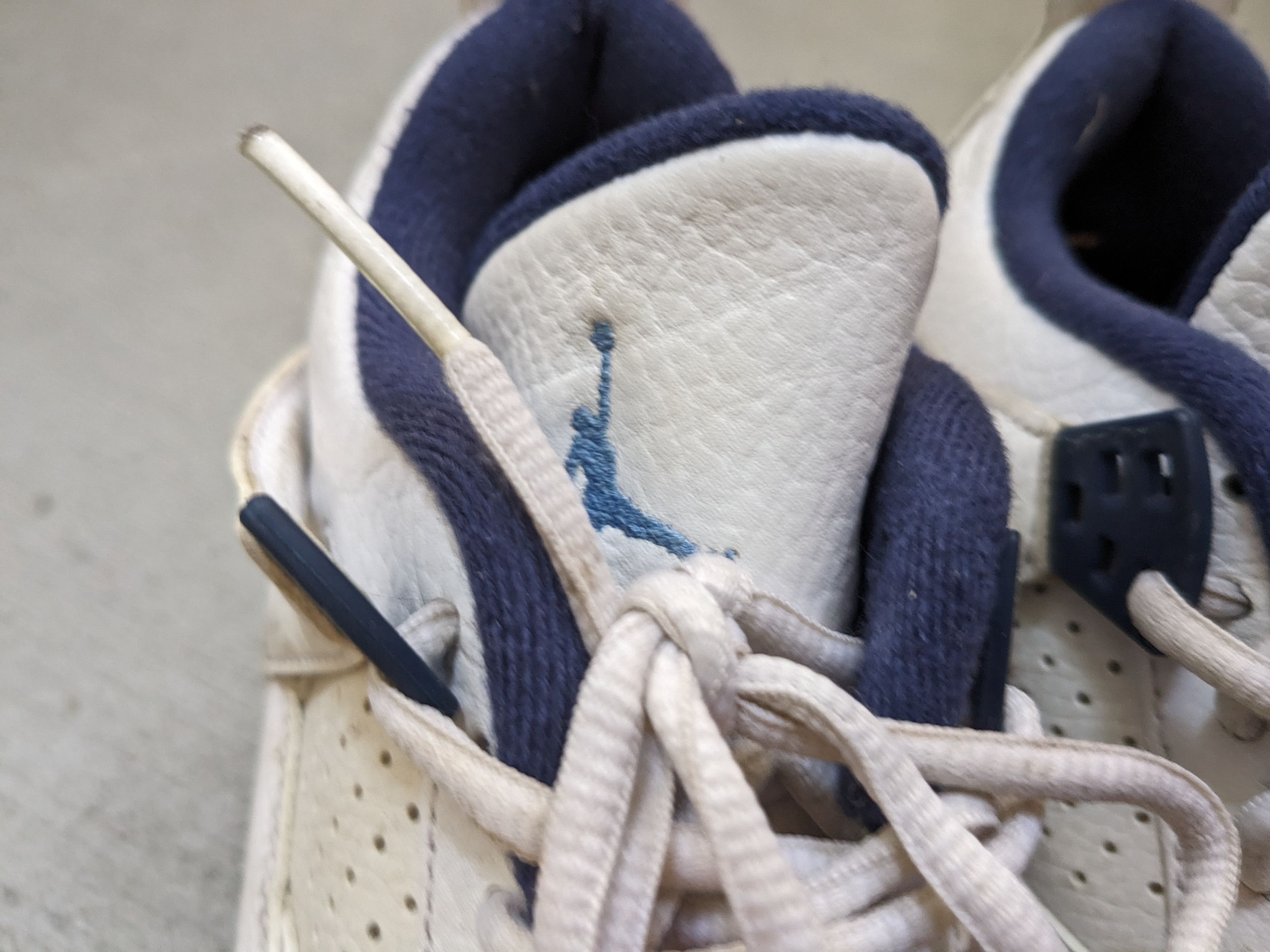 Jordan Brand Nike Air Jordan 4 Retro Columbia Legend Blue 6.5 408452-107 Size US 6.5 / EU 39-40 - 3 Thumbnail