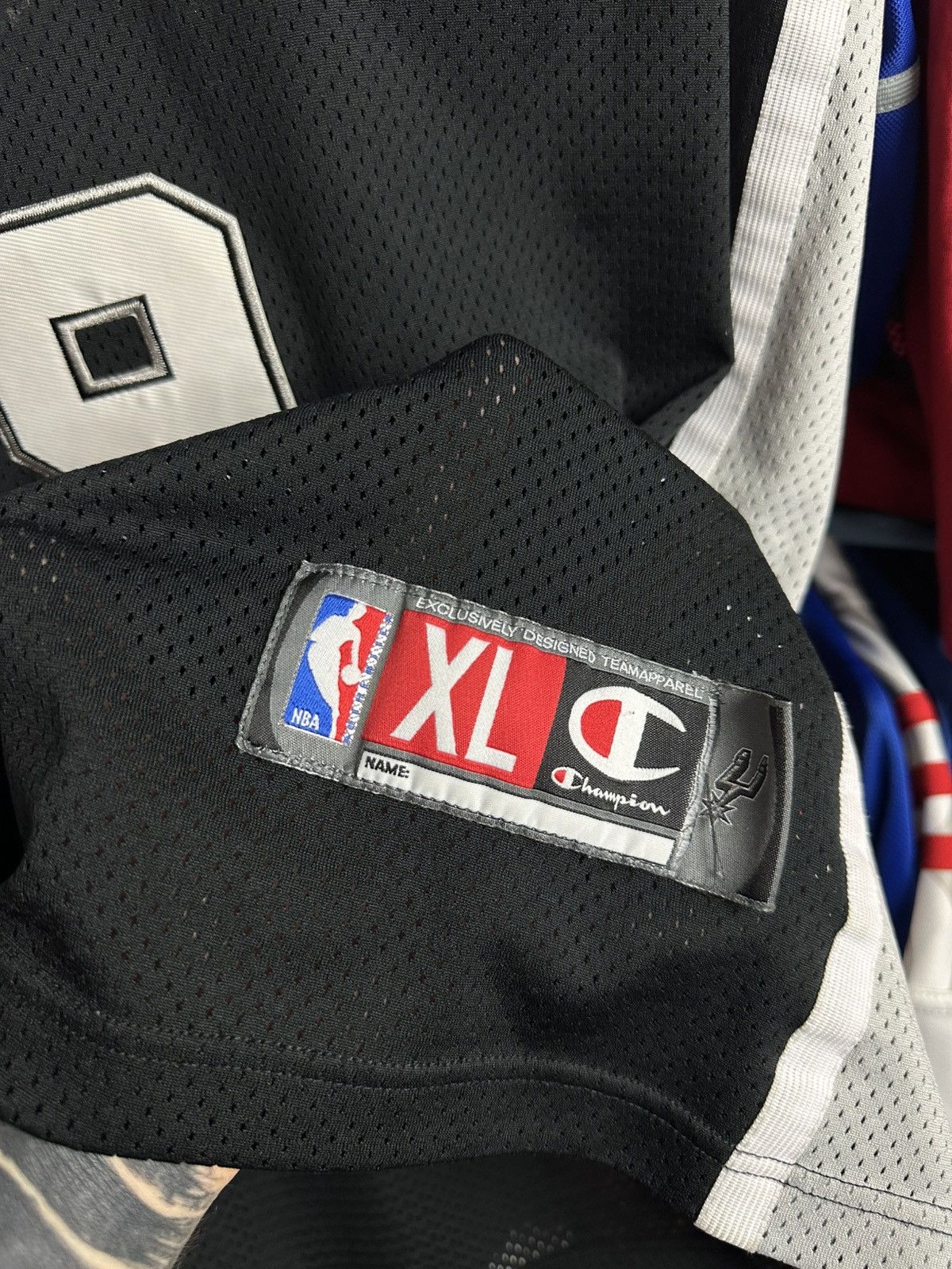 Champion × NBA × Vintage Vintage San Antonio Spurs Parker #9 NBA Champion Jersey Size US XL / EU 56 / 4 - 3 Thumbnail