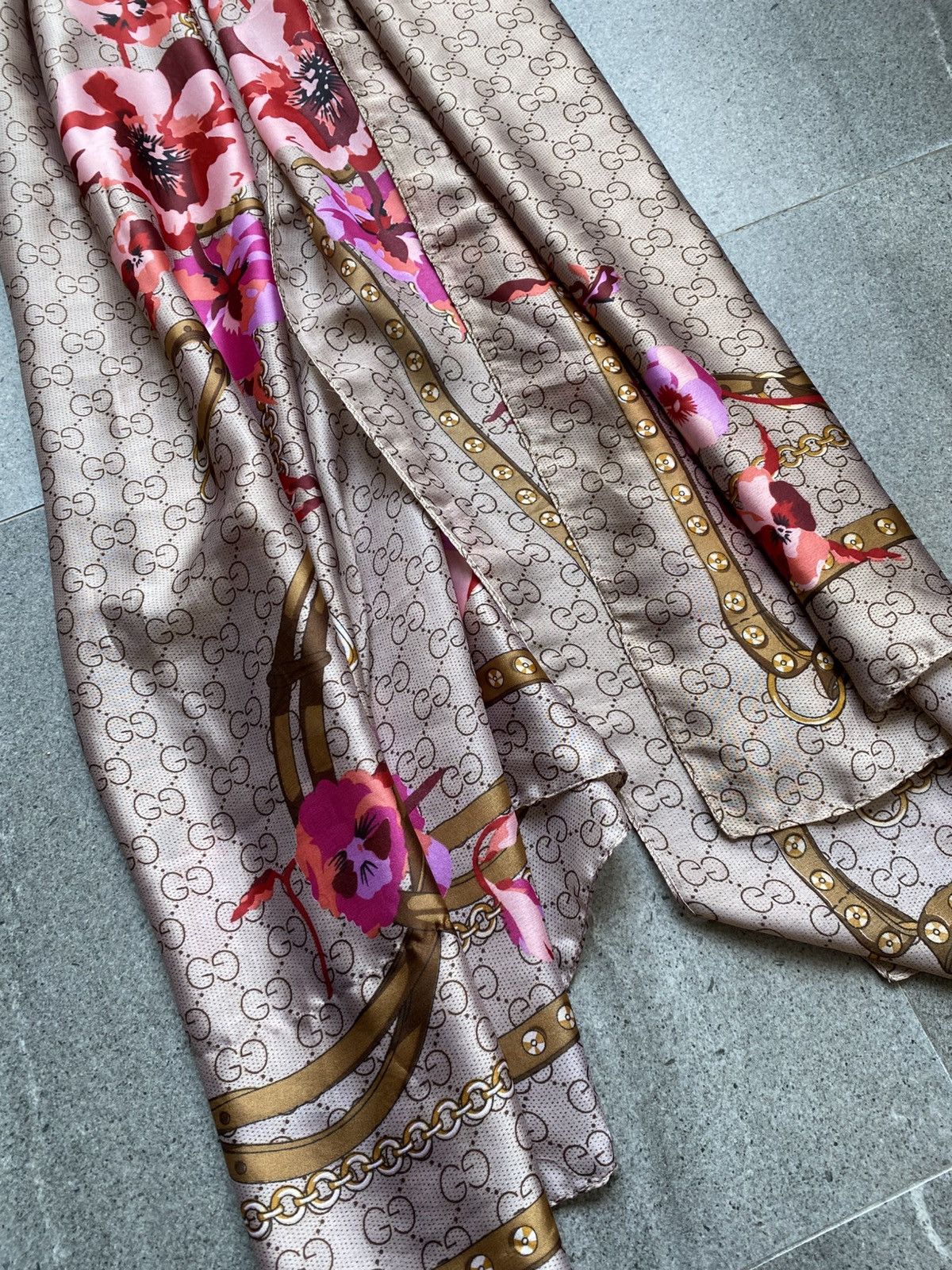 Gucci Gucci GG Monogram Floral Chain Silk Scarf Size ONE SIZE - 2 Thumbnail