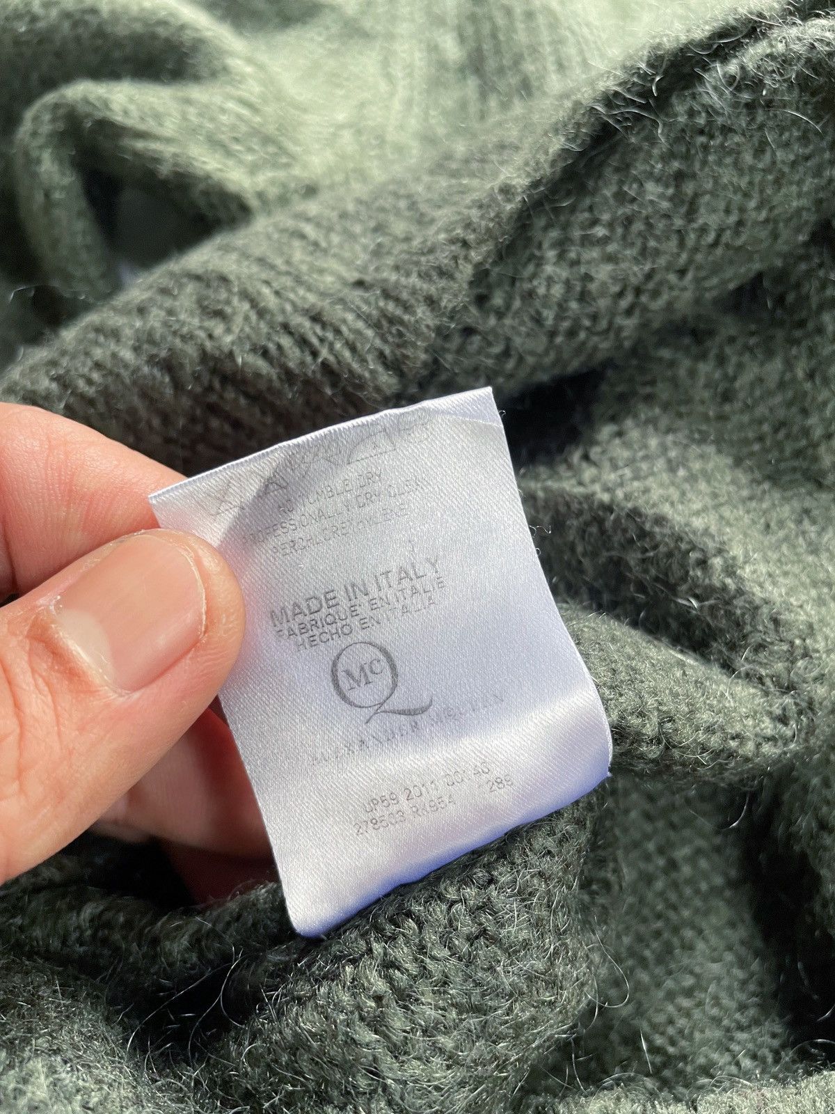 Alexander McQueen 2011 ALEXANDER MCQUEEN AECHIVE KNITWEAR Size US XL / EU 56 / 4 - 9 Thumbnail