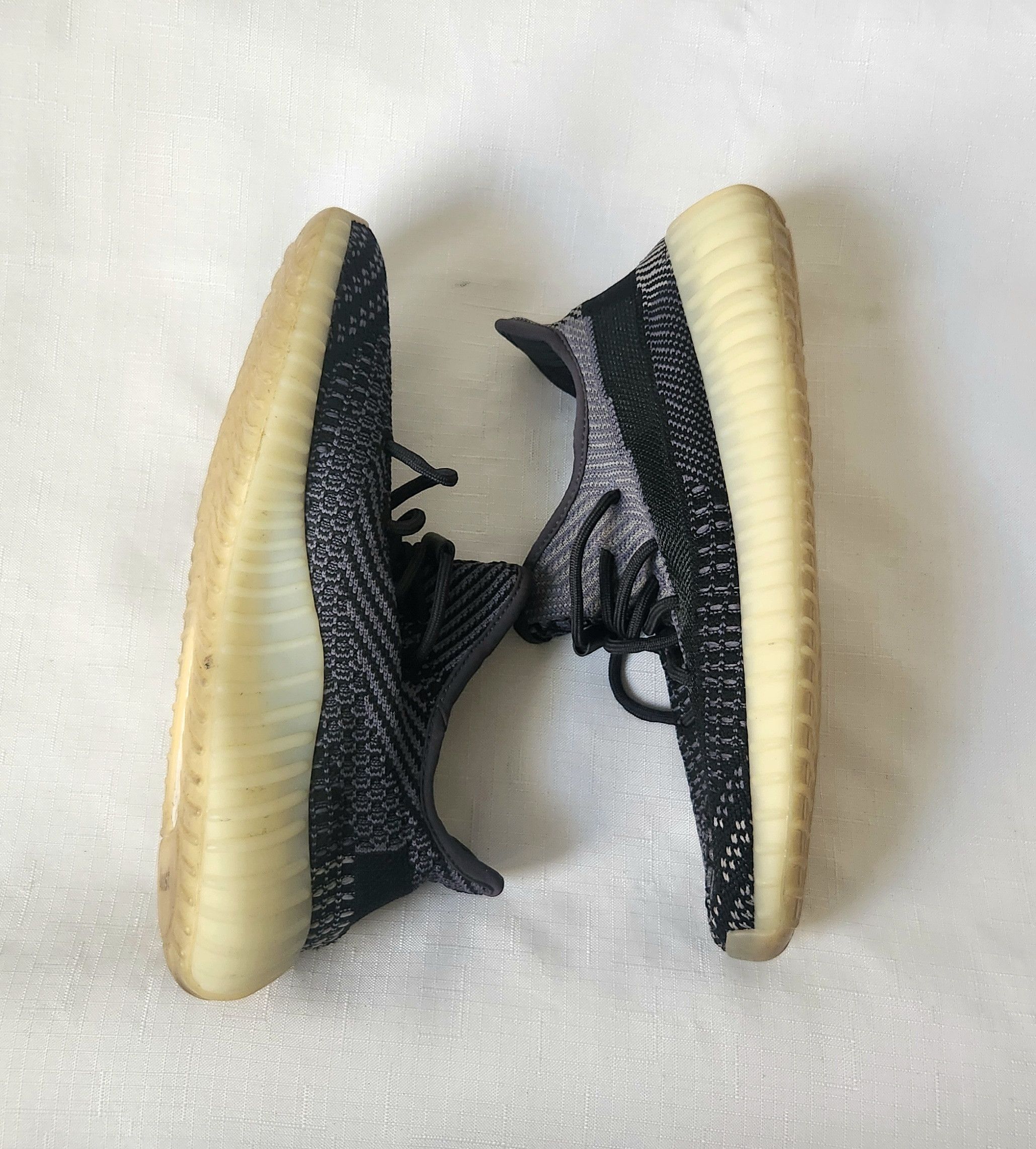 Adidas × Yeezy Adidas Yeezy Boost 350 V2 Low Carbon Size 7 8W FZ5000 Rare Size US 7 / EU 40 - 6 Thumbnail