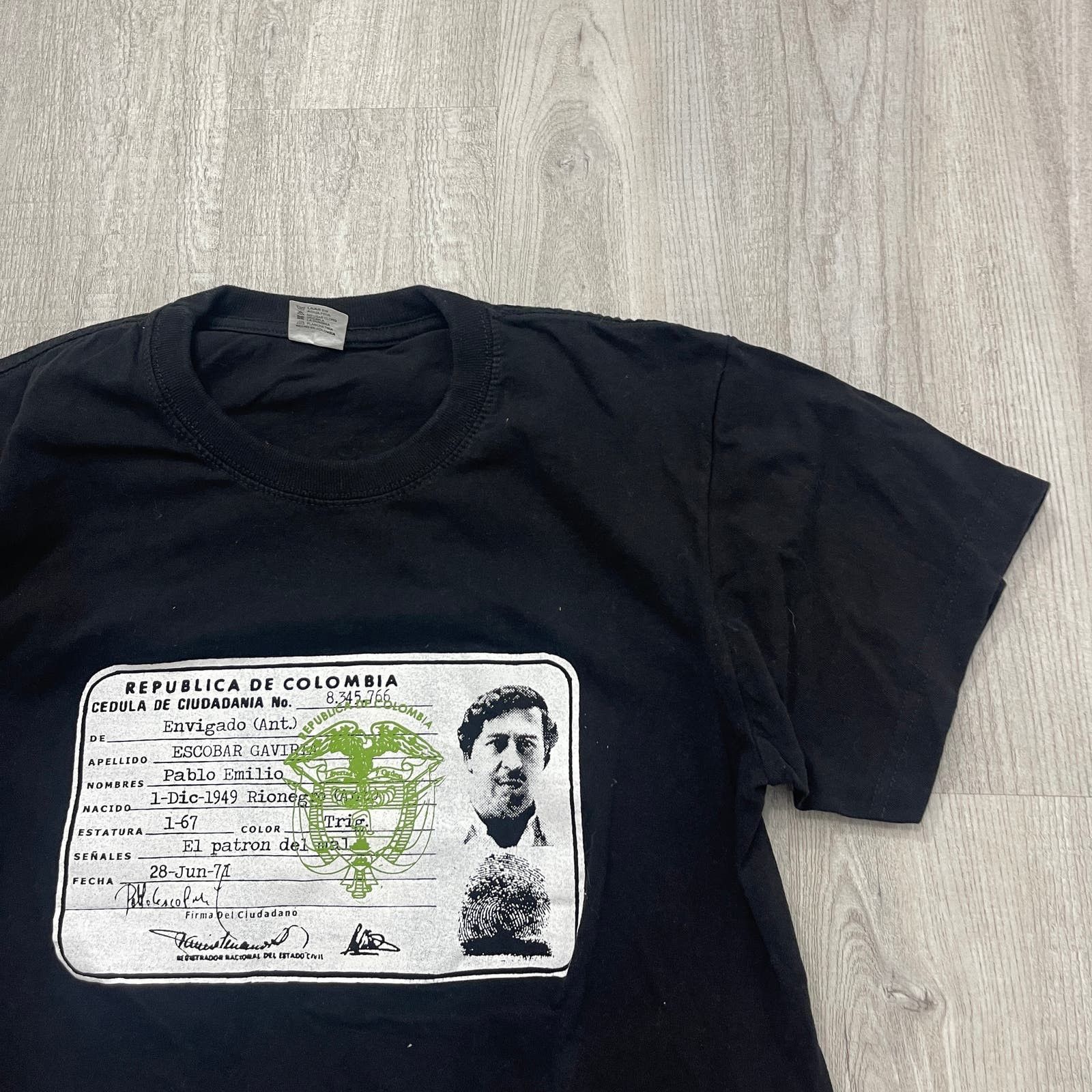 Vintage VINTAGE Y2K Pablo Escobar Cartel License Graphic Shirt Size US L / EU 52-54 / 3 - 2 Thumbnail