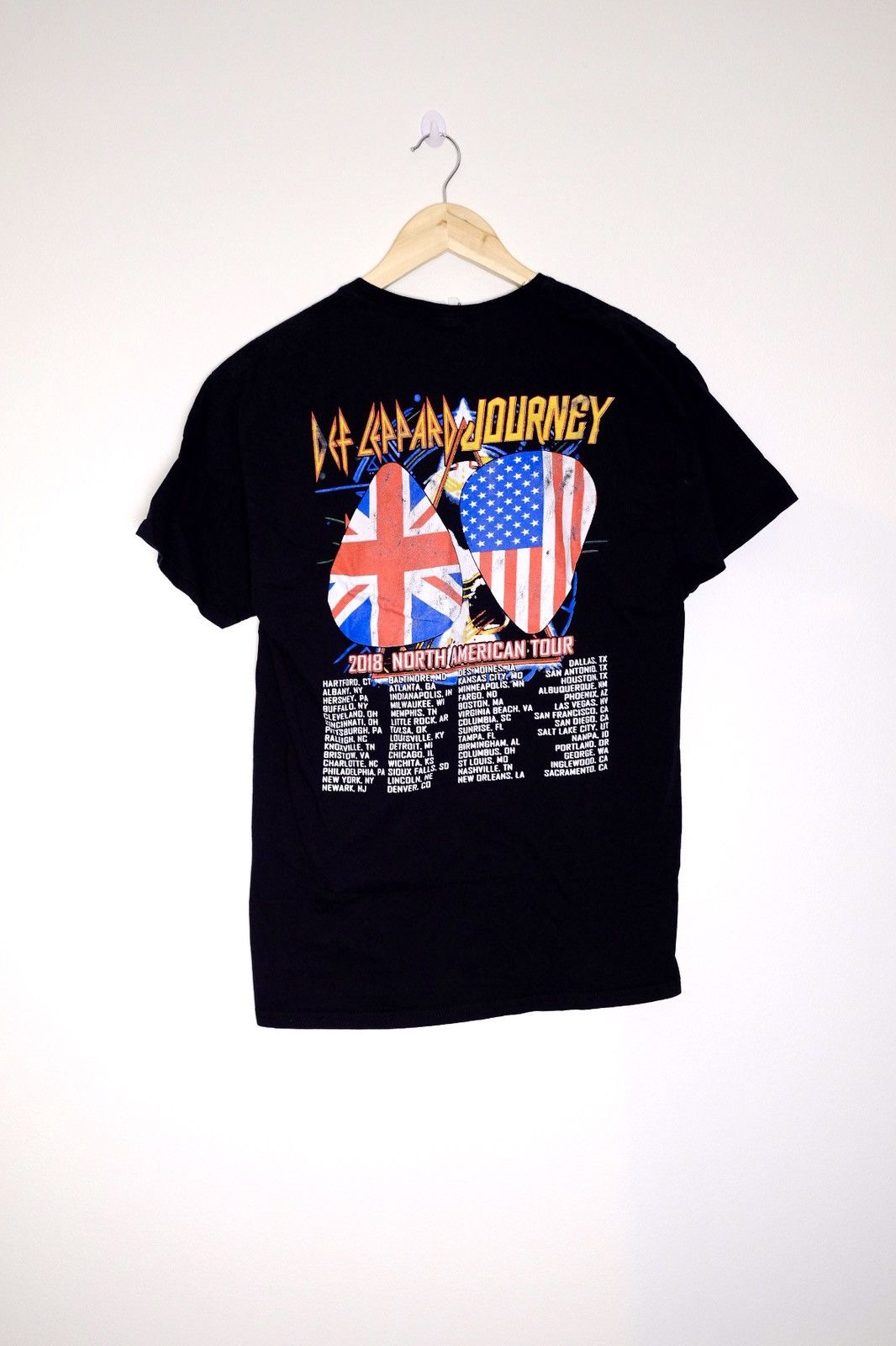Band Tees × Fruit Of The Loom Def Leppard x Journey 2018 North American tour Size US M / EU 48-50 / 2 - 7 Thumbnail