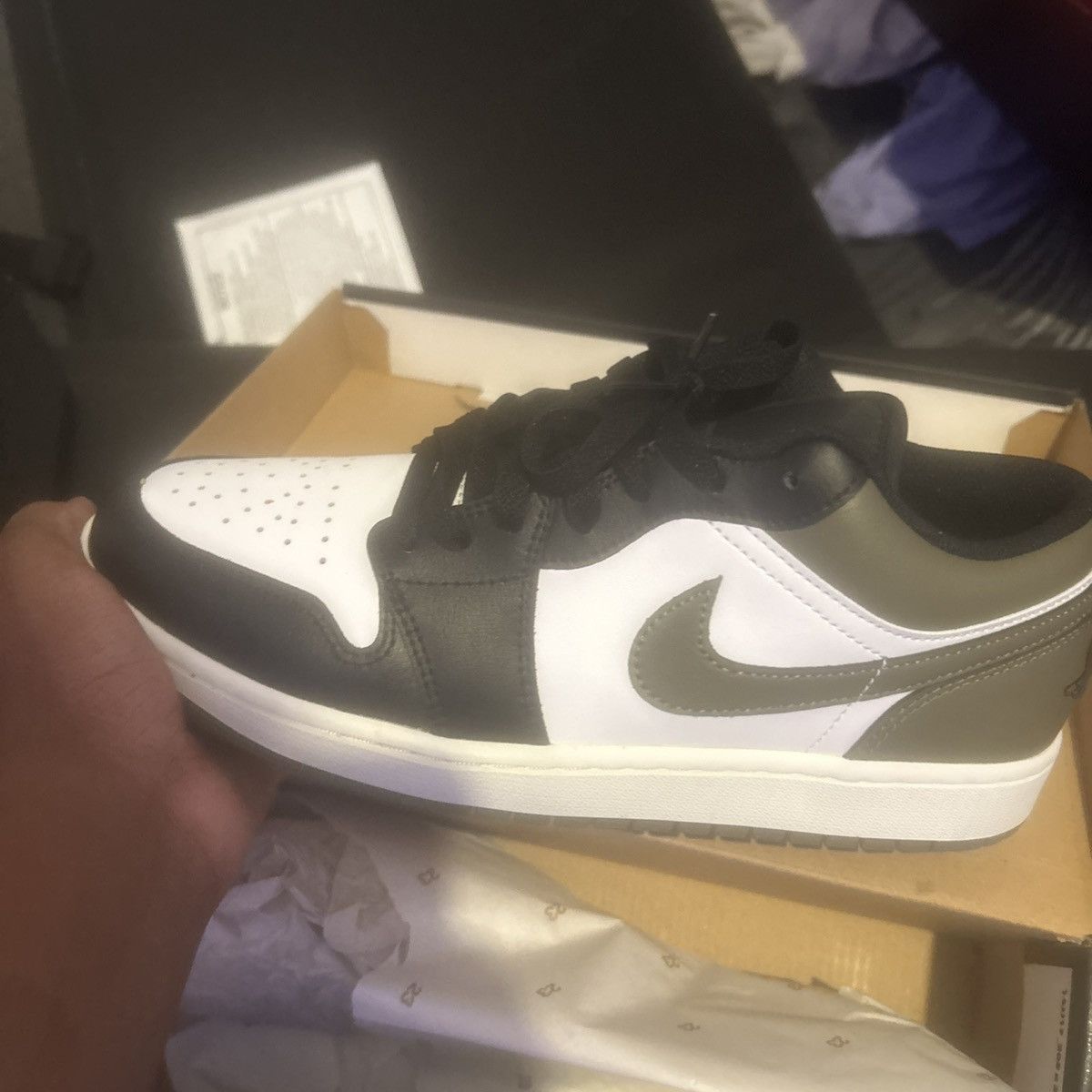 Jordan Brand Air Jordan 1 never wore slightly damaged box Size US 9 / EU 42 - 5 Thumbnail