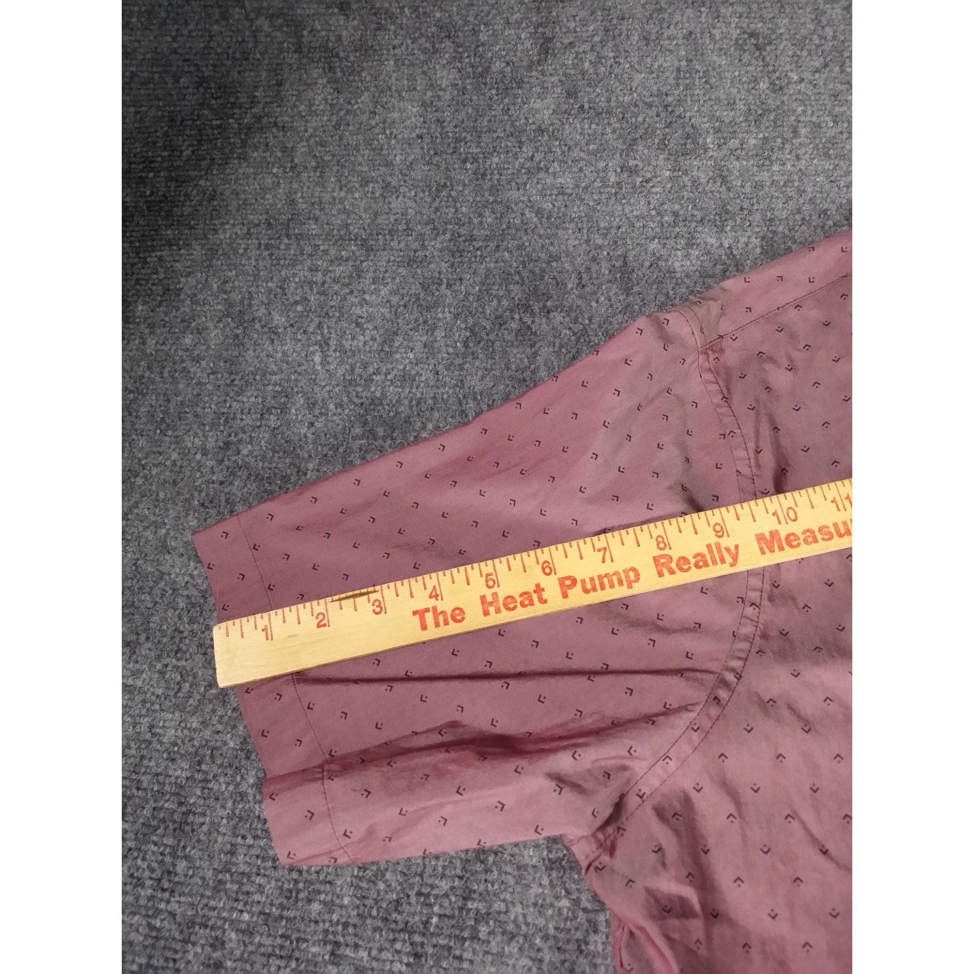 TravisMathew Travis Mathew Button Up Shirt Men Sz XL Purple Geometric Sho Size US XL / EU 56 / 4 - 4 Thumbnail