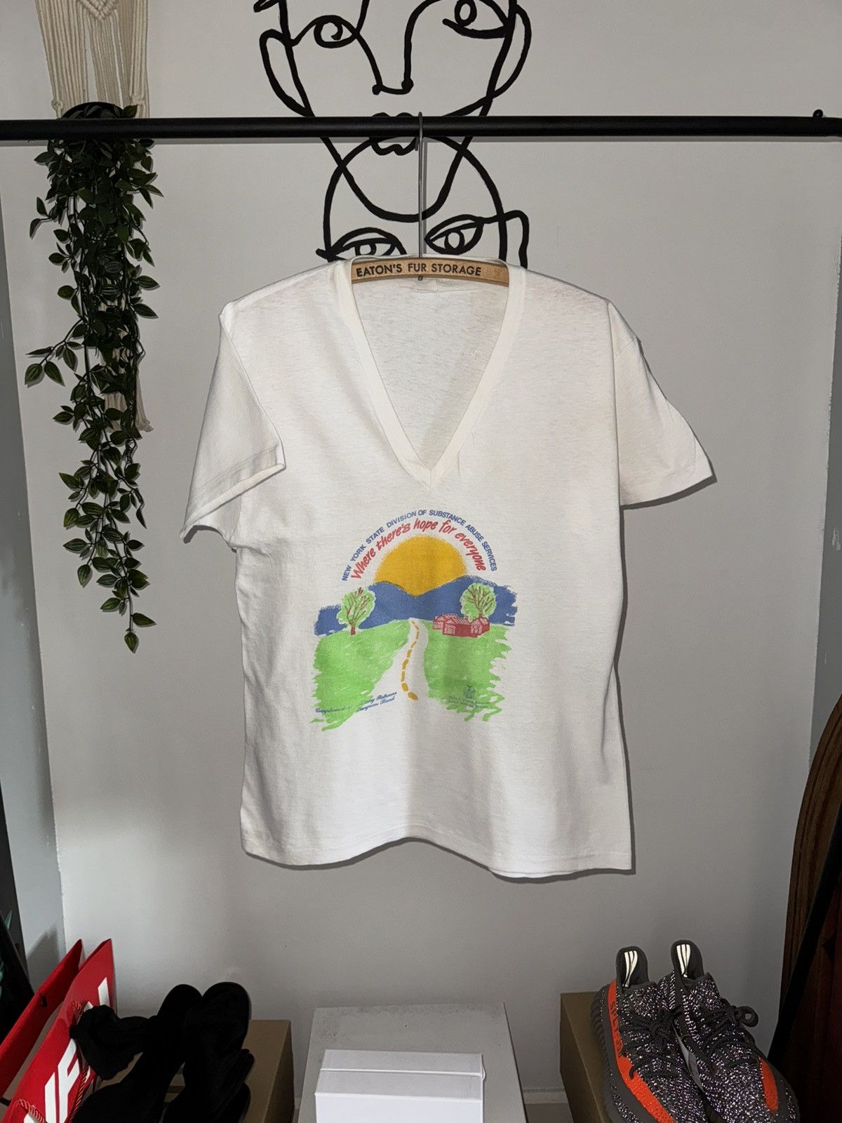 Vintage Vintage 80s NYC Substance Abuse There’s Hope to Grow V-Neck Size L / US 10 / IT 46 - 2 Thumbnail