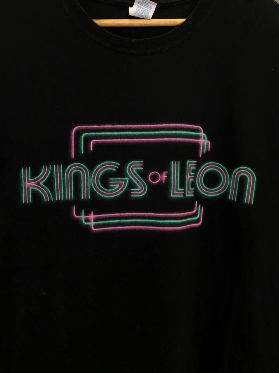 Band Tees King of Leon 2013 vintage rock band tour tee Size US L / EU 52-54 / 3 - 4 Thumbnail