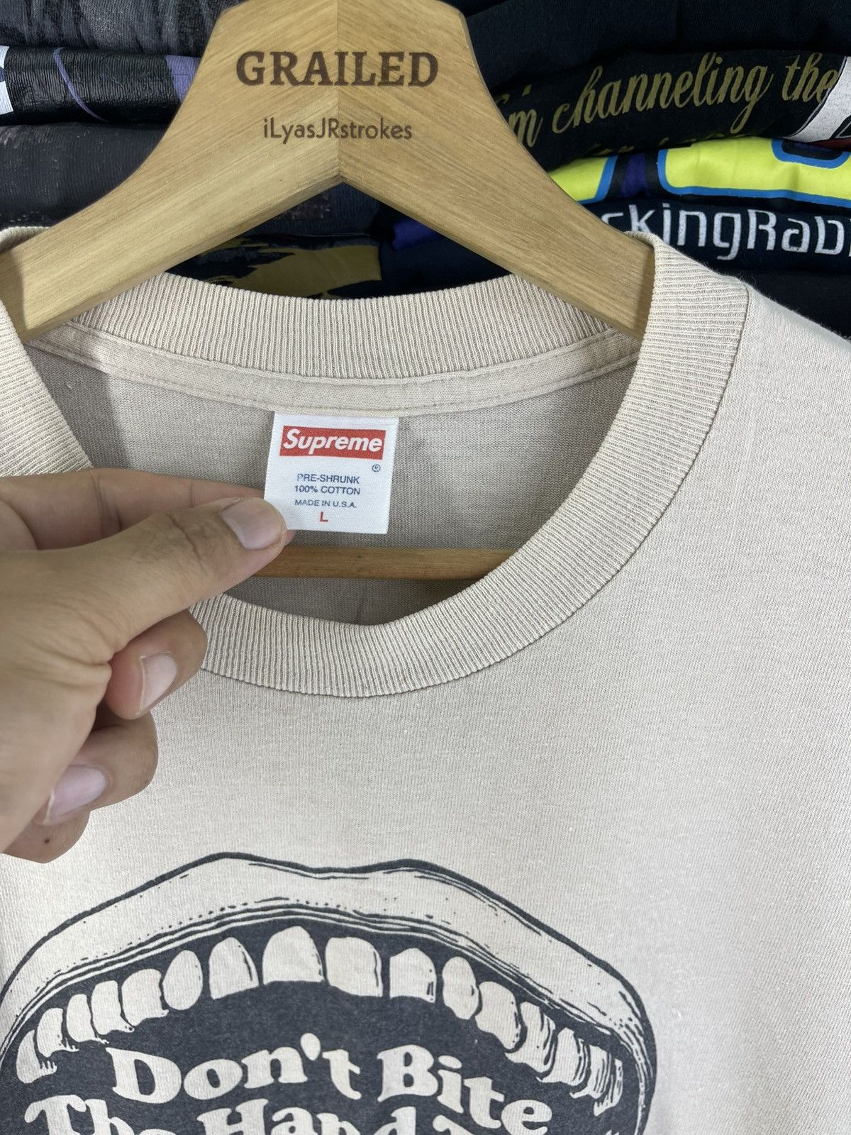 Supreme Supreme Don't Bite The Hand That Feeds You Tee from 2003 Size US L / EU 52-54 / 3 - 15 Thumbnail