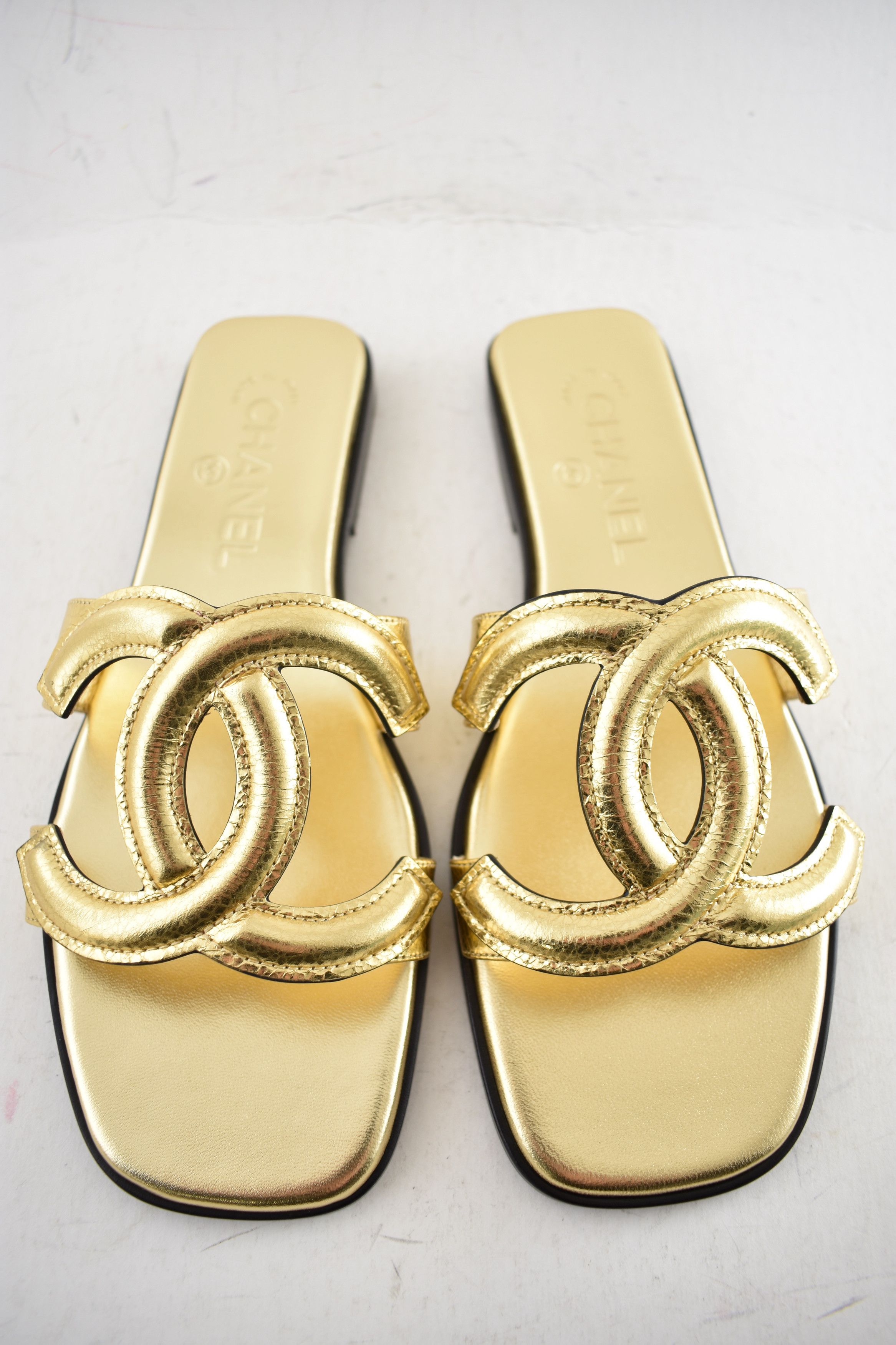 Chanel 26S Golden Leather XL CC Logo Mule Slide Flat Sandal 40 Size US 10 / IT 40 - 7 Thumbnail