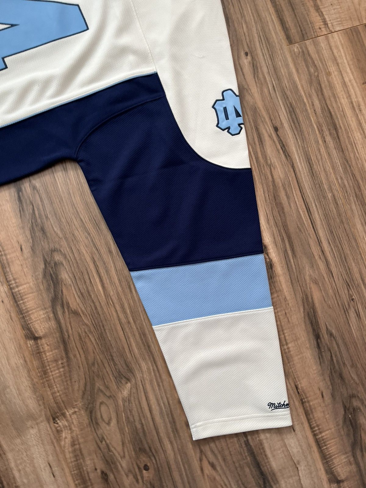 Mitchell & Ness × NCAA × Supreme Supreme Mitchell & Ness NCAA Hockey Jersey Size US XL / EU 56 / 4 - 25 Thumbnail