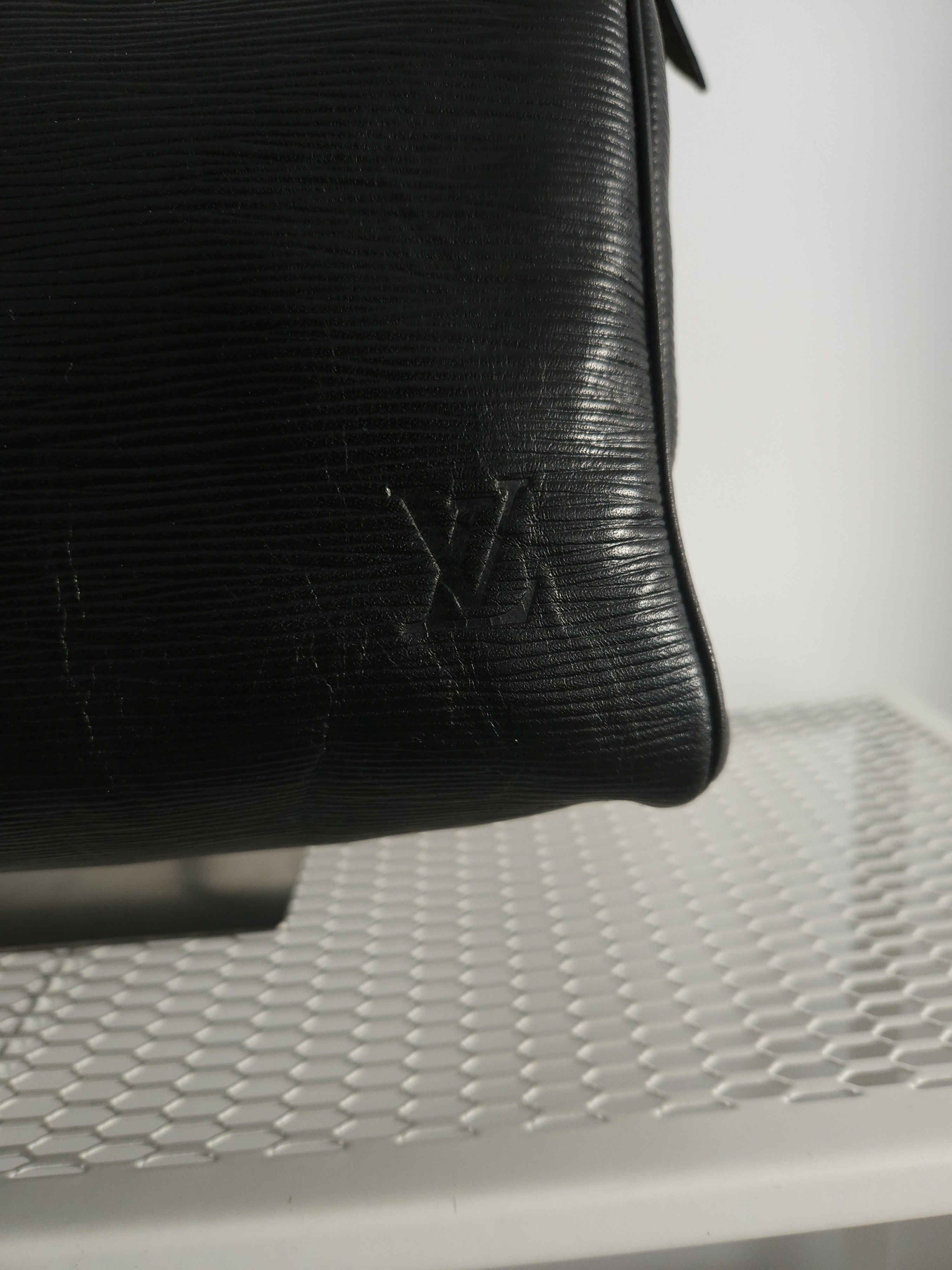 Louis Vuitton Vtg 80s Louis Vuitton epi leather speedy 30 mini boston bag Size ONE SIZE - 16 Thumbnail