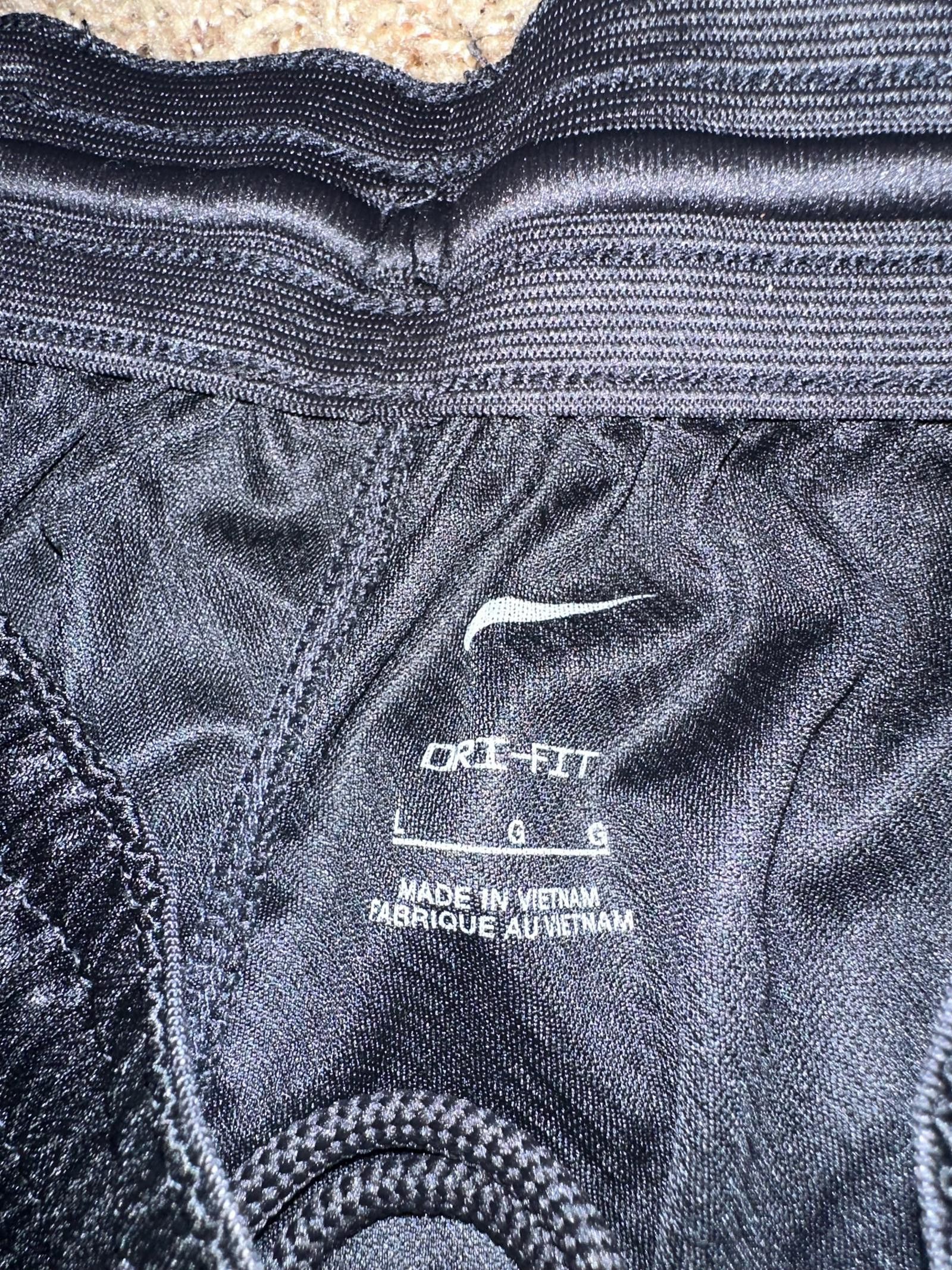 Nike Nike Women’s Dri-FIT ISoFly Black/White Basketball Shorts Size 36" / US 14 / IT 50 - 3 Thumbnail