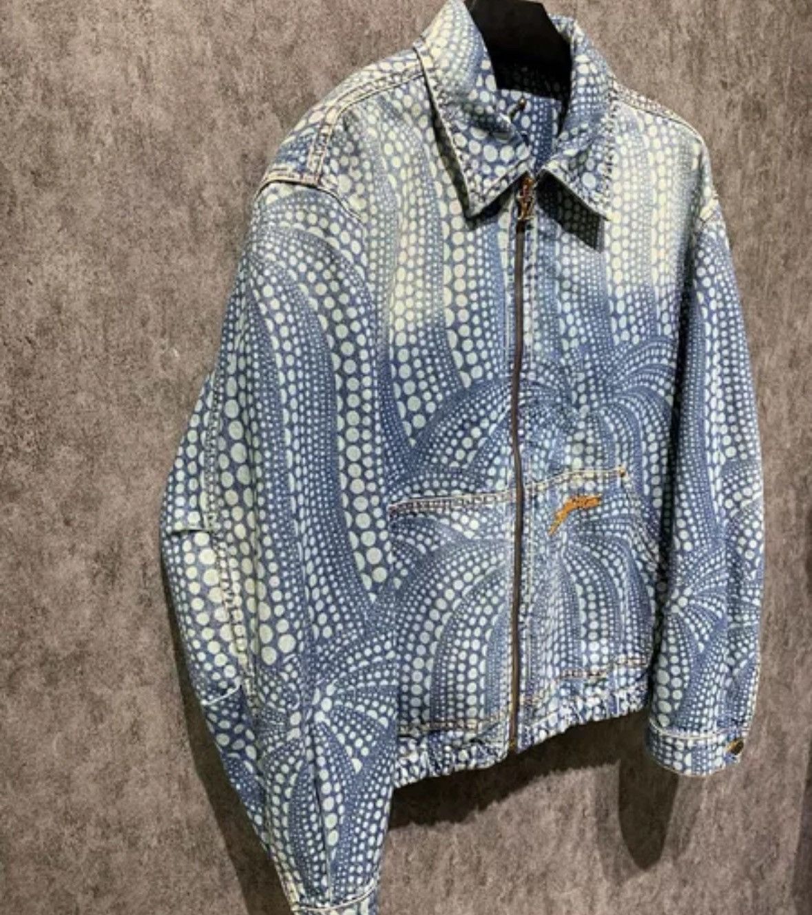 Louis Vuitton LOUIS VUITTON Yayoi Kusama co branded denim print jacket Size US L / EU 52-54 / 3 - 3 Thumbnail