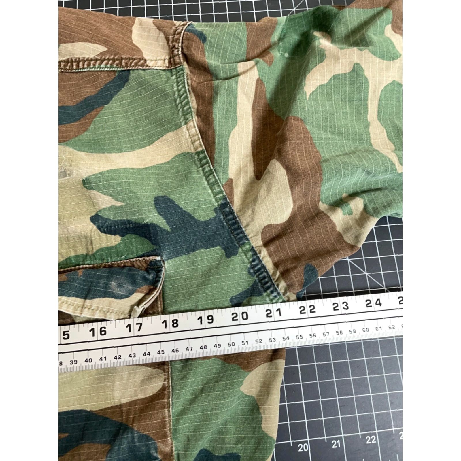 Vintage VTG Carbon Hill Army Woodland Camo Jacket Adult M Regular Green 80s Military Shirt Womens Mens? Size US M / EU 48-50 / 2 - 6 Thumbnail