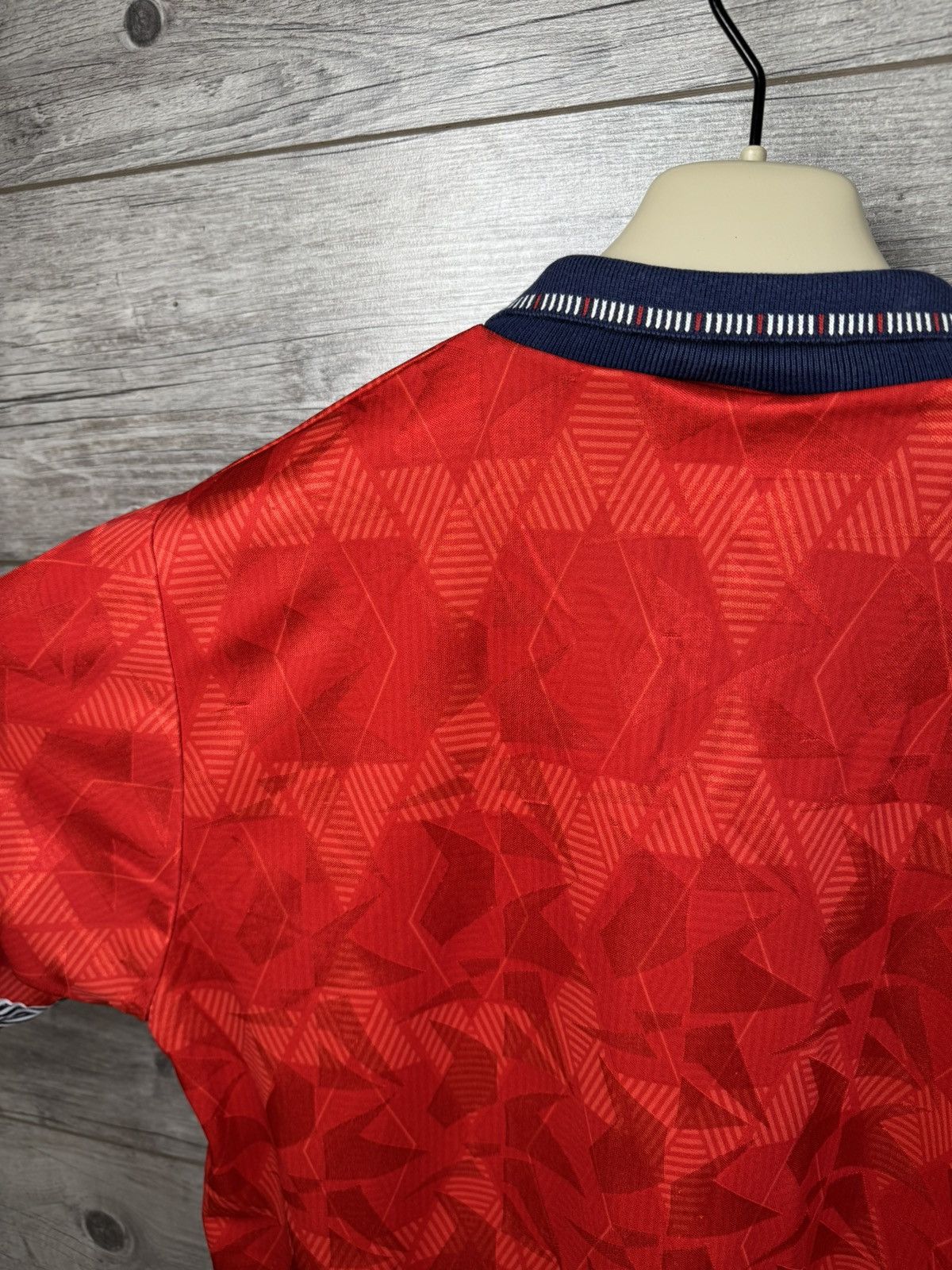 Umbro ARCHIVE RARE ENGLAND 1990-1992 ORIGINAL VTG JERSEY Size L Size US L / EU 52-54 / 3 - 18 Thumbnail