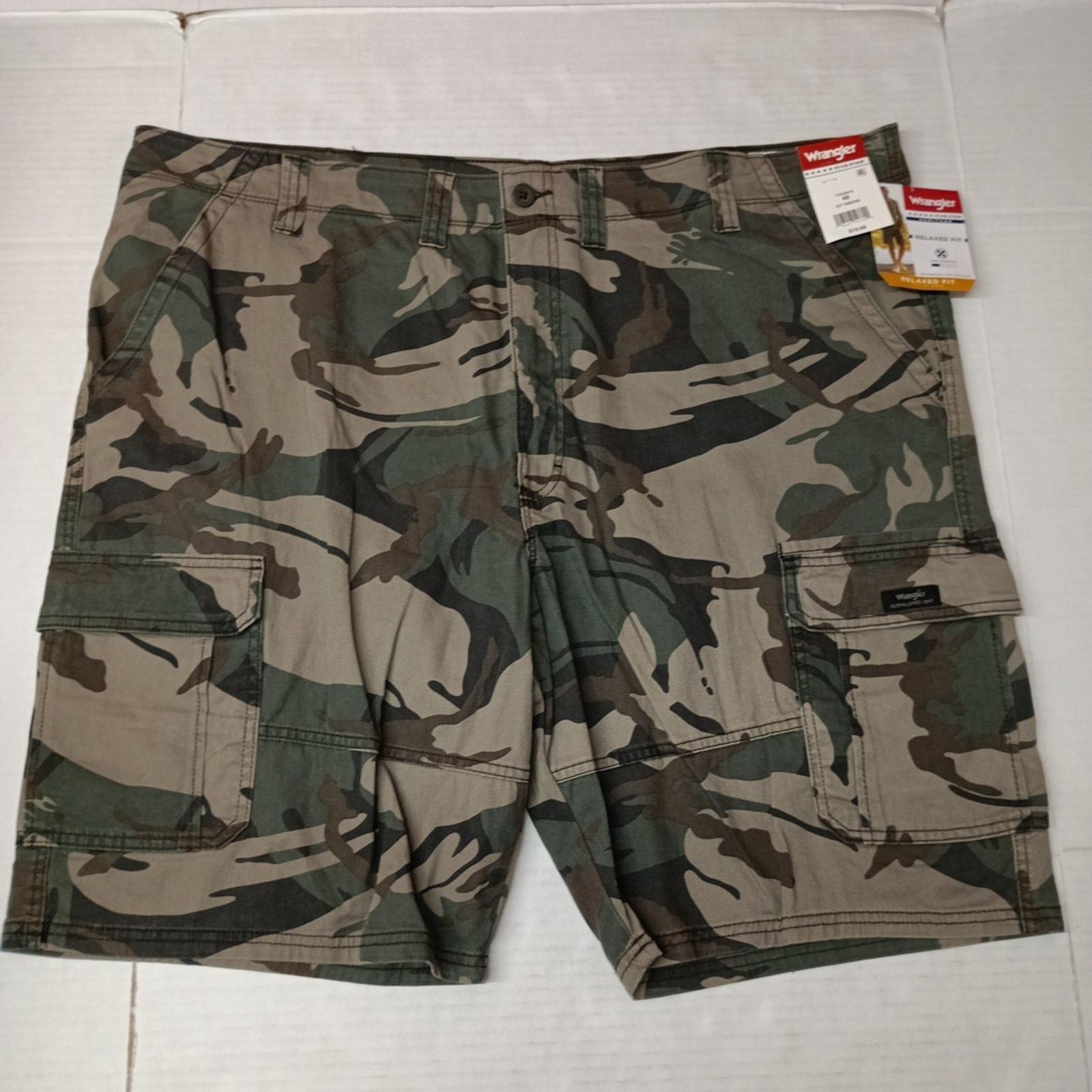 Wrangler Wrangler Cargo Shorts Men's 46 Camo 10" Inseam Relaxed Fit Size US 44 / EU 60 - 1 Thumbnail