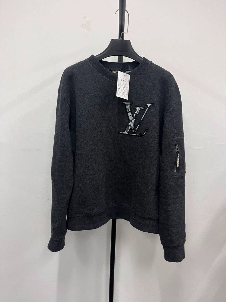 Louis Vuitton Louis Vuitton 24SS Logo Printed Crew Neck Long Sleeve Sweat Size US M / EU 48-50 / 2 - 1 Thumbnail