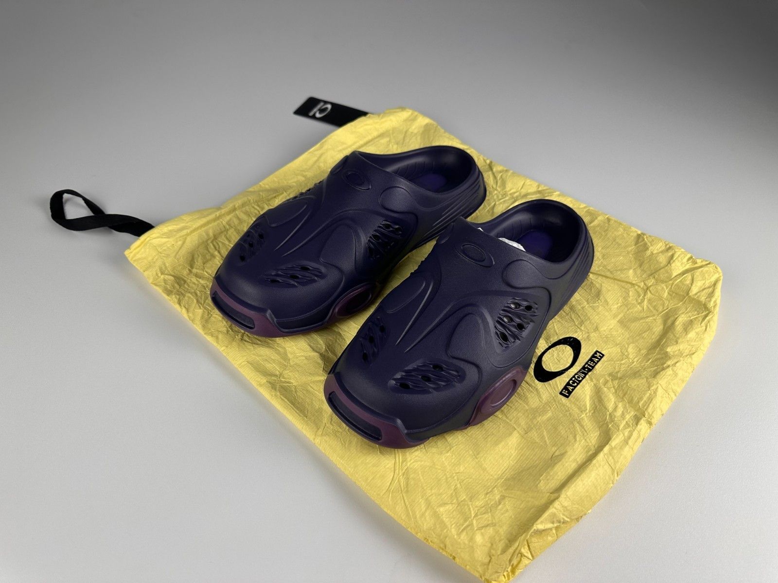 Oakley Oakley Factory Team Brain Dead Paguro slide Blackberry US8 Size US 8 / EU 41 - 1 Thumbnail
