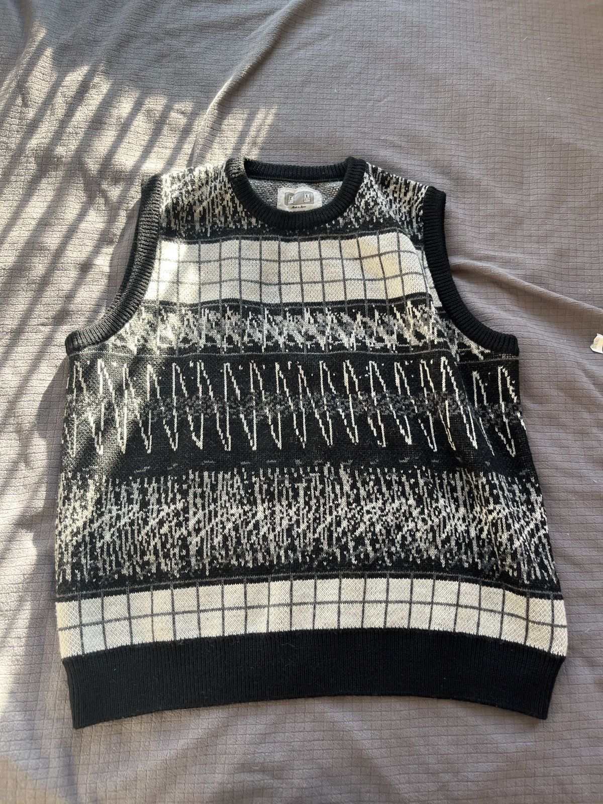 Men's XL Cav Empt Wave Line Wool Vest Men's XL Cav Empt Wave Line Wool Vest