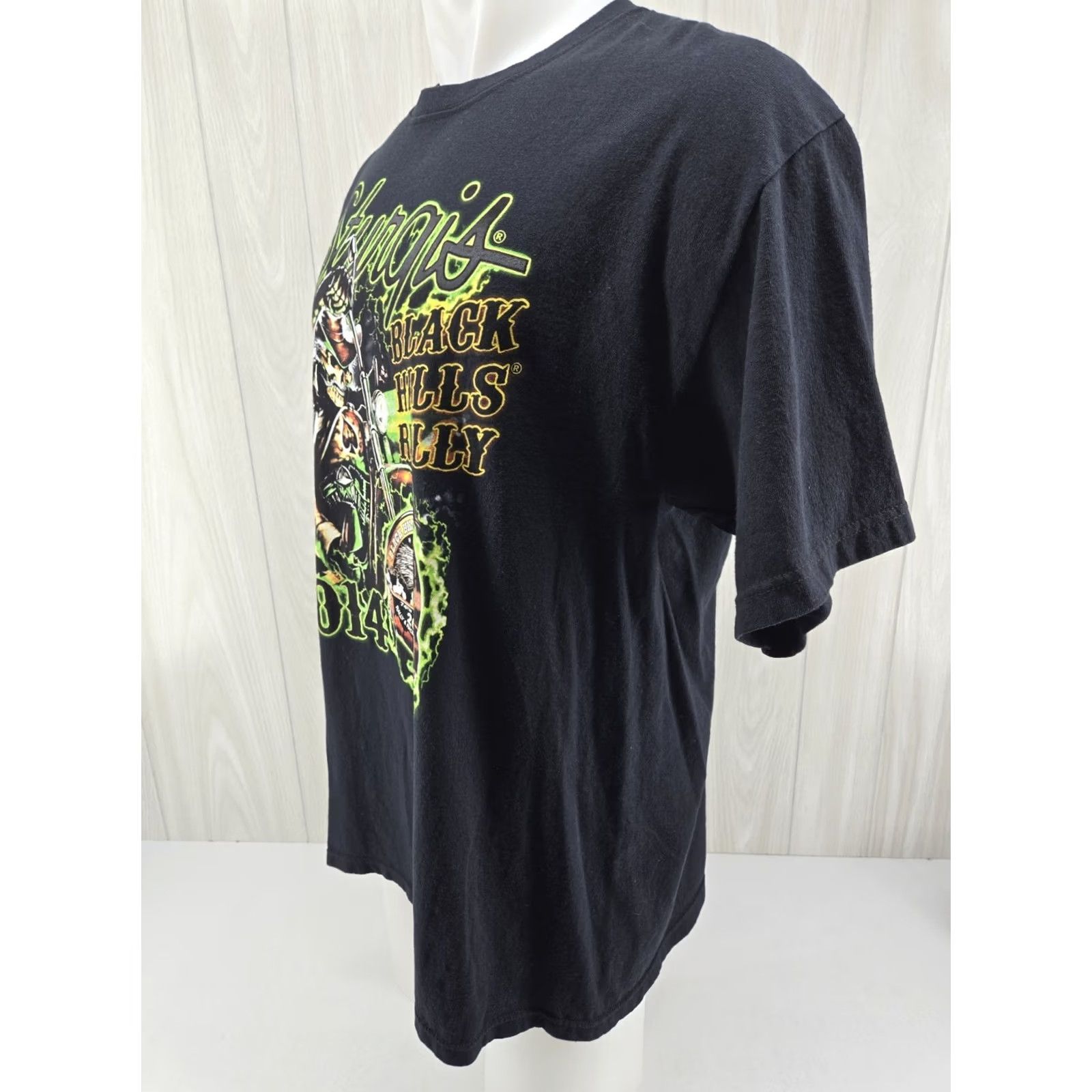 Anvil VINTAGE 2014 Sturgis Black Hill Rally Skull Biker Shirt Mens XL Short Sleeve Crew Neck 100% Cotton Anvil Graphic Tee Black Size US XL / EU 56 / 4 - 4 Thumbnail