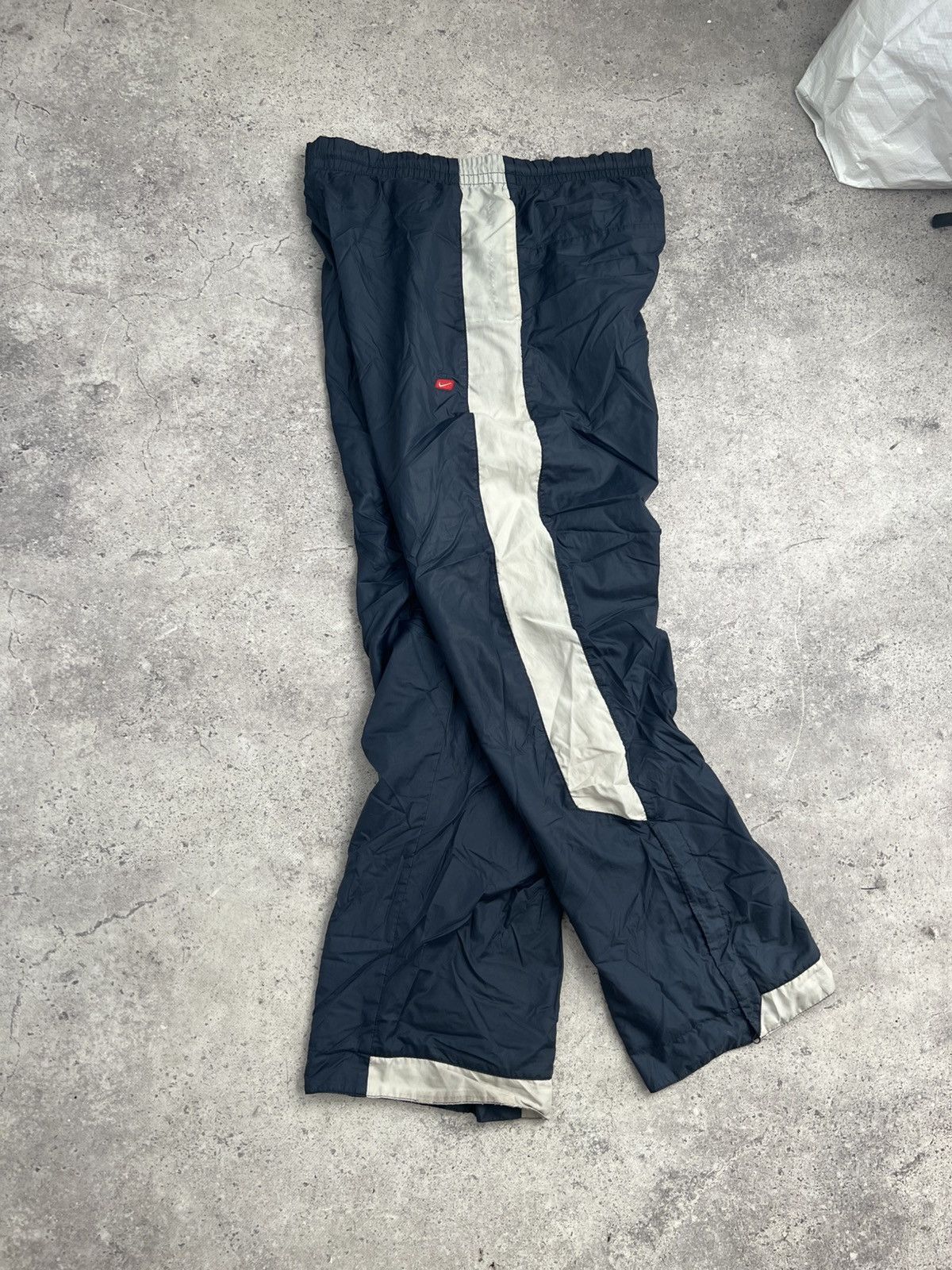 Nike Y2K Nike Nylon Pants Track Drill 00s Logo Swoosh Size US 32 / EU 48 - 2 Thumbnail