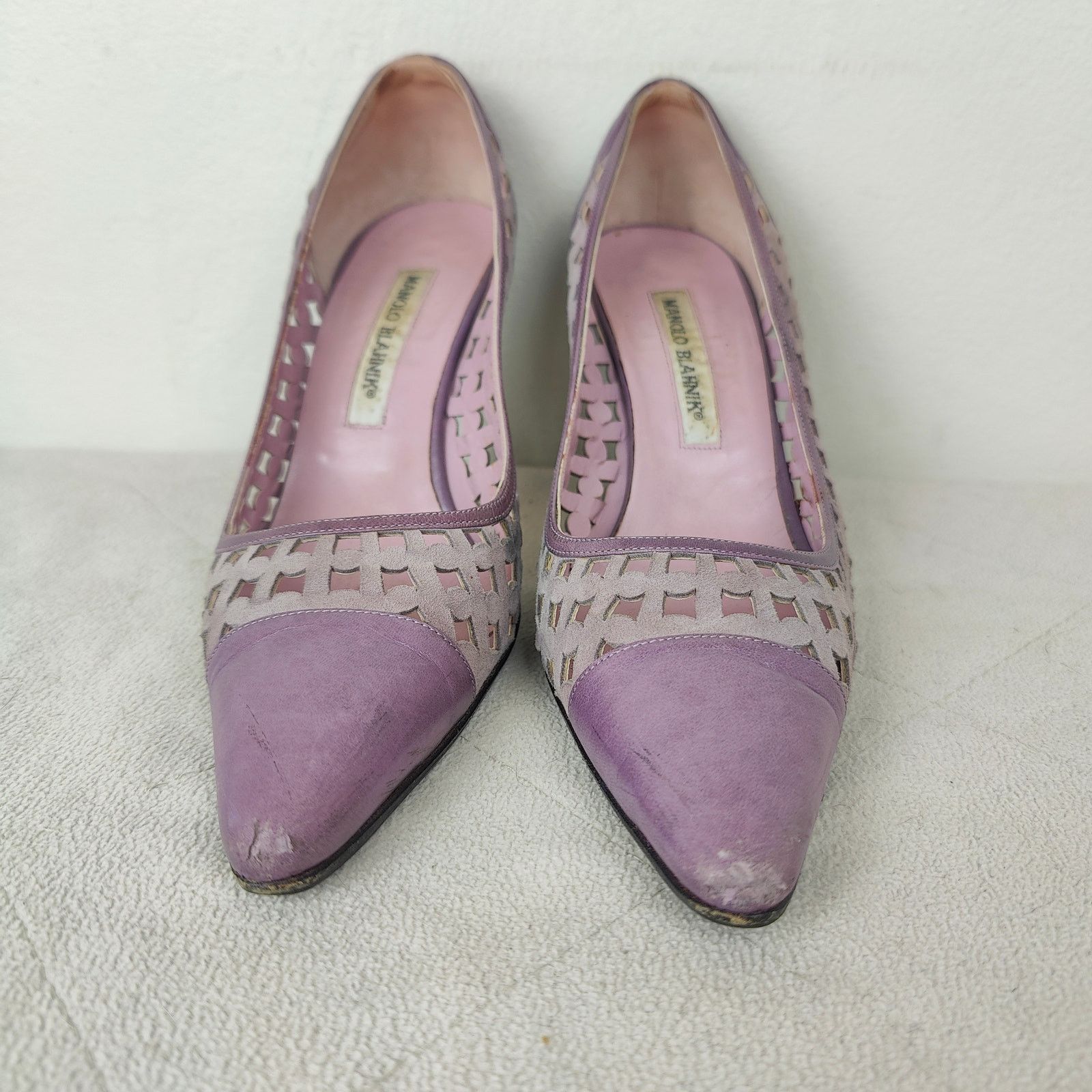 Other Manolo Blahnik Laser Cut Pumps Womens 37.5 7.5 Purple Size US 7.5 / IT 37.5 - 2 Thumbnail