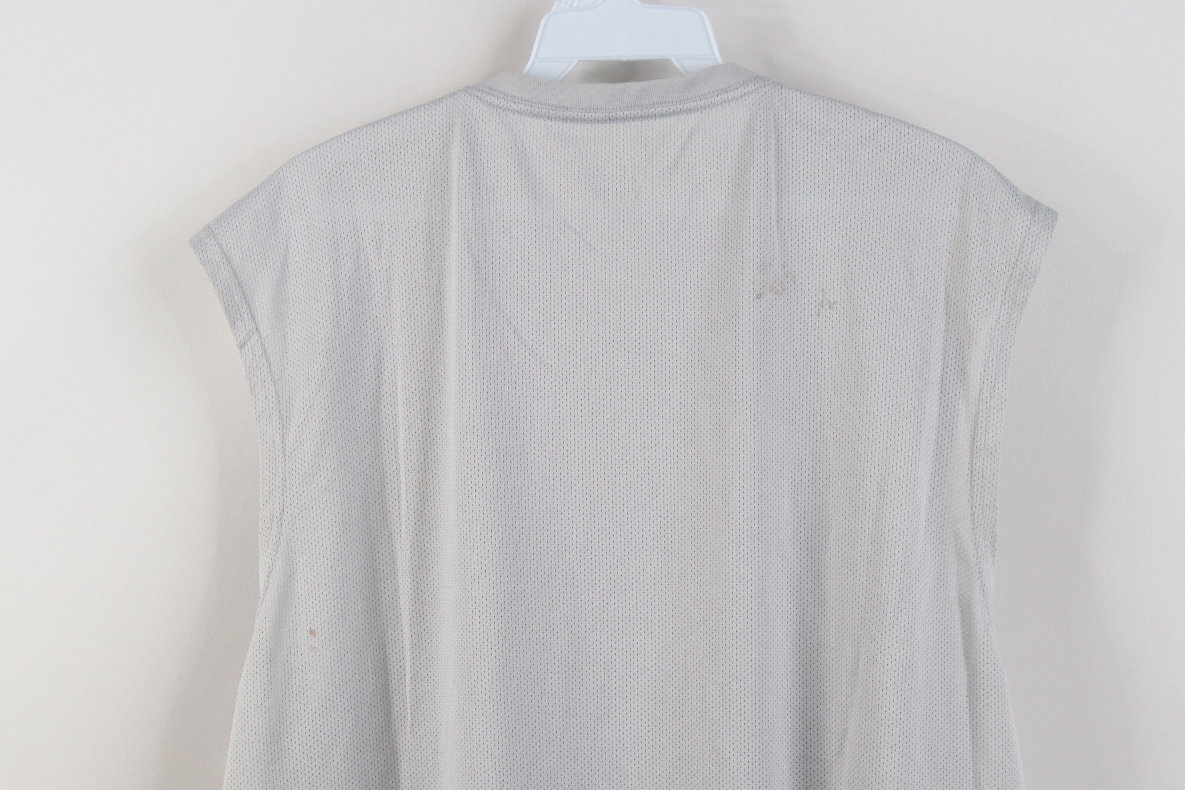 Nike Vintage Nike Center Swoosh Mesh Sleeveless Muscle T-Shirt Size US L / EU 52-54 / 3 - 13 Thumbnail