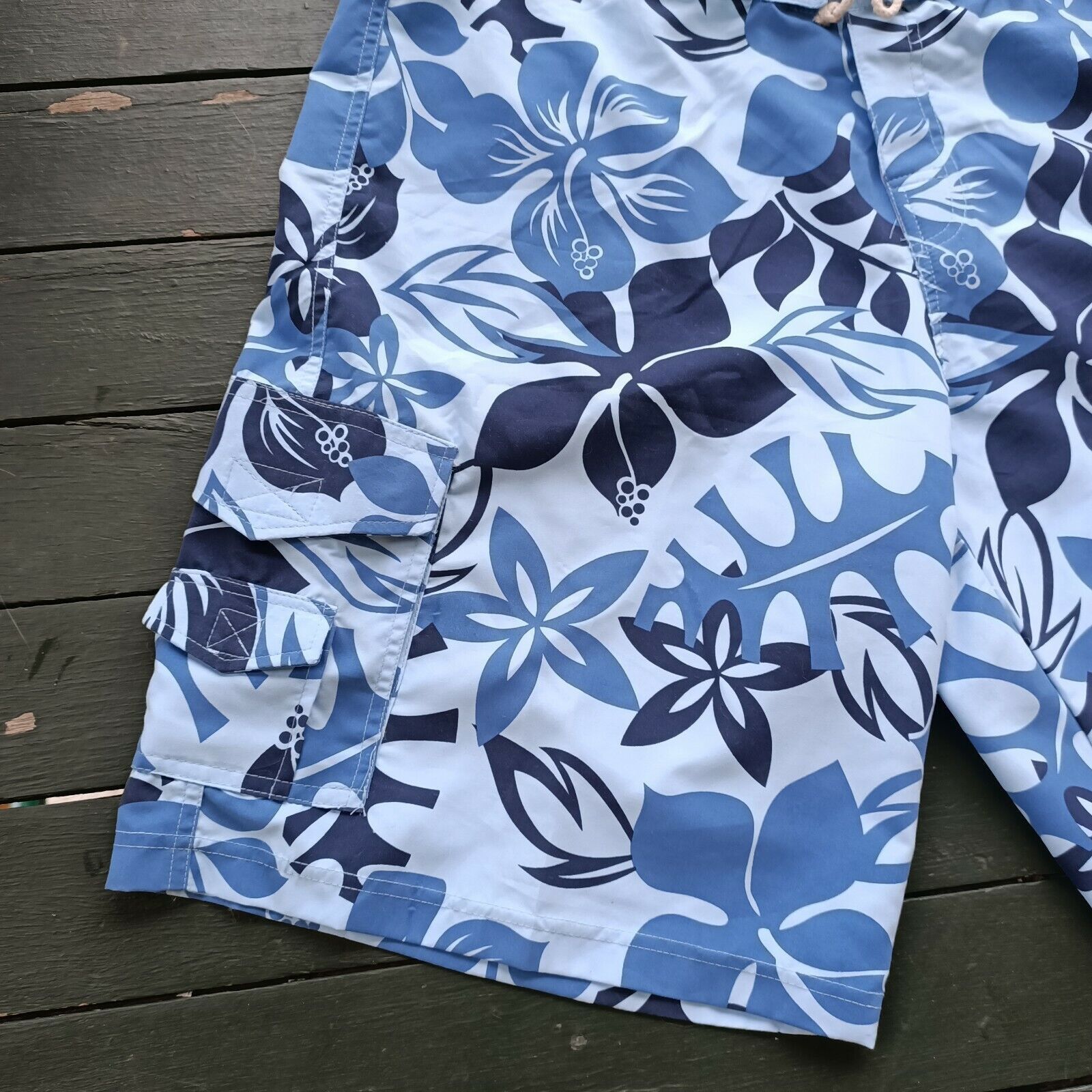 Vintage Vintage Y2K 2000s Board Shorts Mens Blue Floral Size 36 Size US 36 / EU 52 - 4 Thumbnail