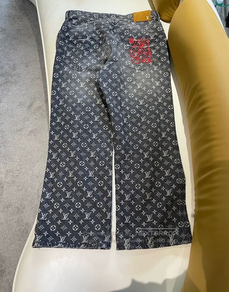 Louis Vuitton Louis Vuitton Little red man full logo embroidered jeans Size US 34 / EU 50 - 2 Thumbnail