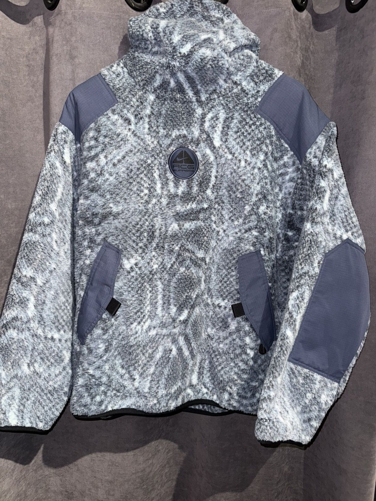 Nike ACG × Supreme Nike ACG Supreme Fleece Pullover Snakeskin Pattern Size US S / EU 44-46 / 1 - 1 Thumbnail