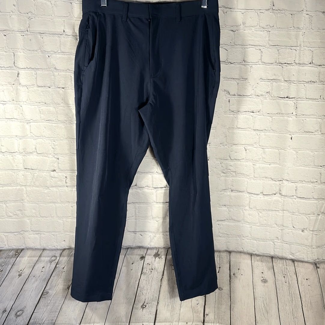 Fabletics Fabletics The Only Classic Fit Performance Pants Pants Men 31 Navy Gray Chino Inseam 30" Size US 31 - 2 Thumbnail