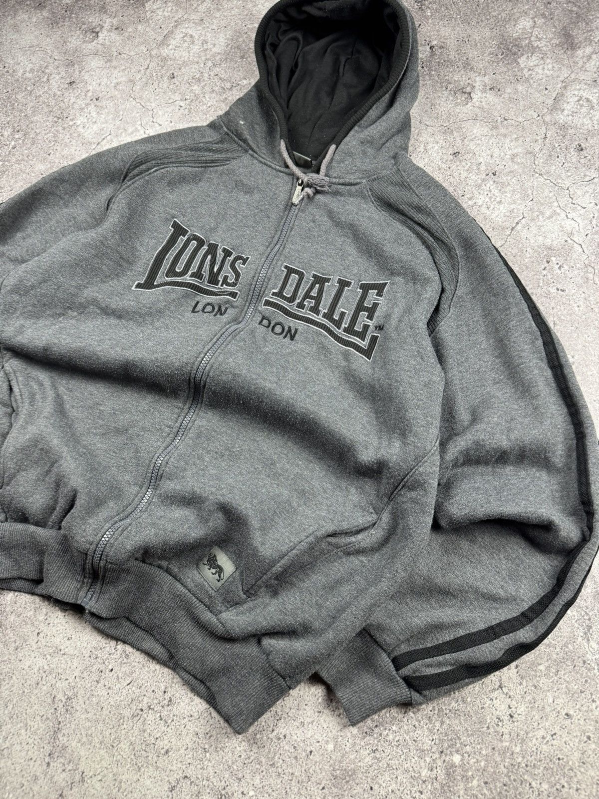 Lonsdale Vintage Man’s Lonsdale Big Central Logo Zip Hoodie Size US L / EU 52-54 / 3 - 2 Thumbnail