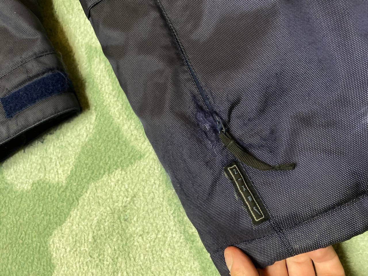 Nike Vintage Nike Y2K Logo Warm Light Jacket Size L Size US L / EU 52-54 / 3 - 8 Thumbnail