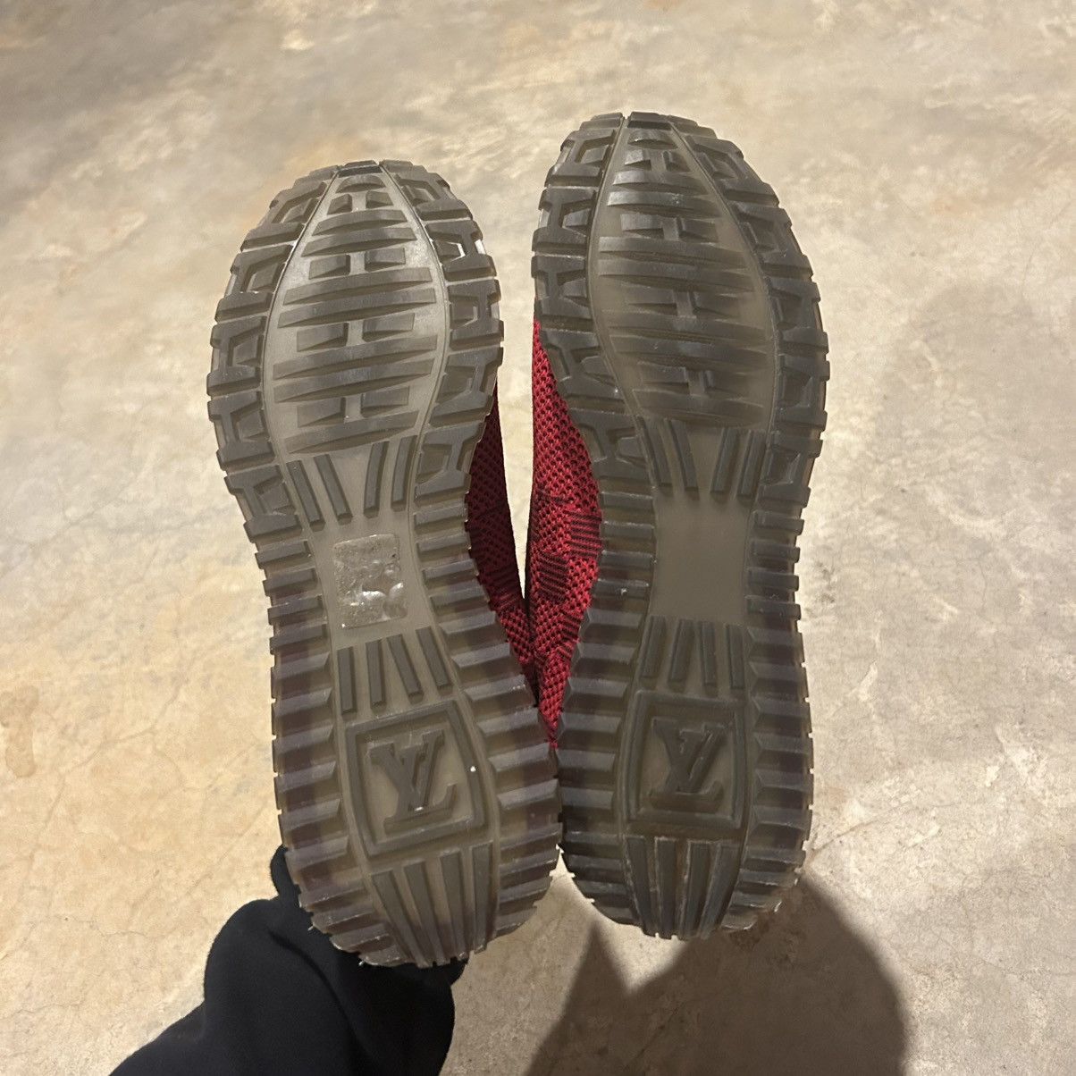 Designer × Louis Vuitton Louis Vuitton Run Away Damier Calfskin Fabric Sneakers US 9 Size US 9 / EU 42 - 8 Thumbnail