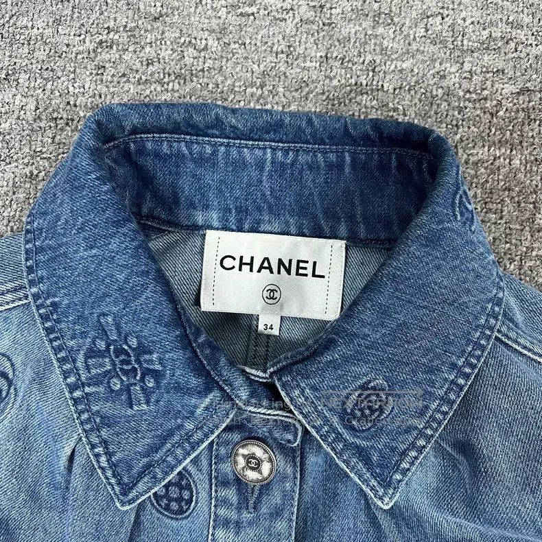 Chanel Chanel 24S camelia relief logo denim jacket Size XXS / US 00 / IT 34 - 5 Thumbnail