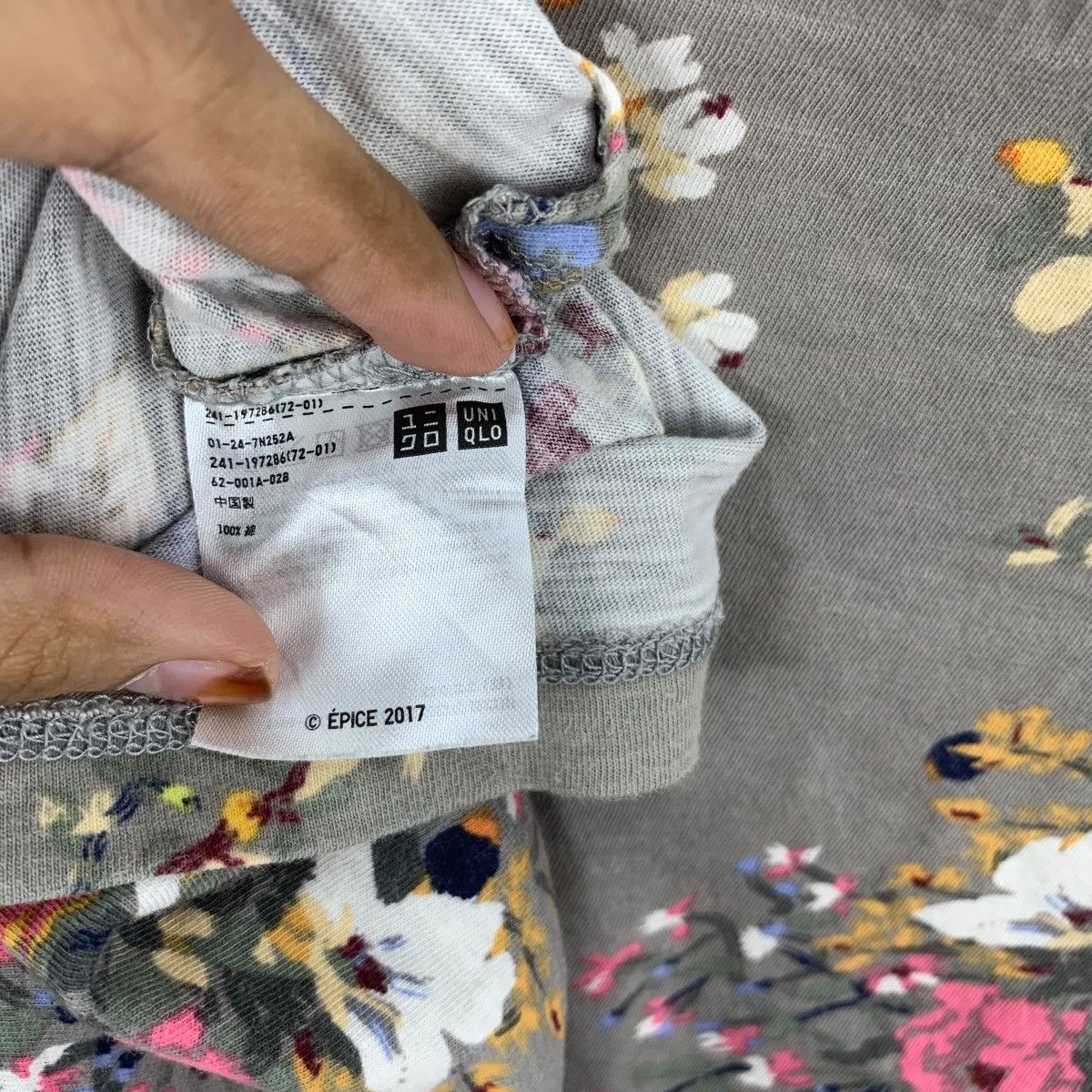 Uniqlo UNIQLO x EPICE DESIGN Floral Bouquet Over Print Tee Shirt Size M / US 6-8 / IT 42-44 - 7 Thumbnail