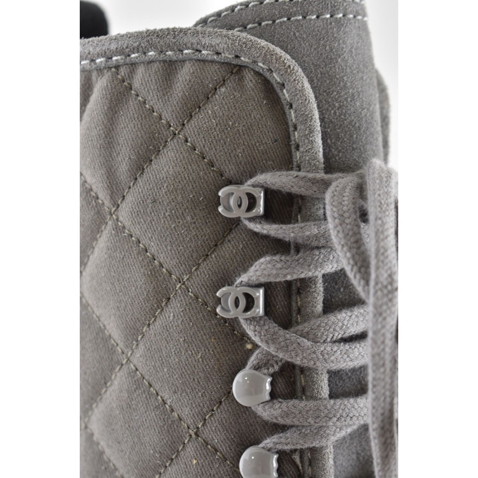 Chanel Chanel 24K Grey Quilted Suede Chain CC Combat Boots 36 Size US 6 / IT 36 - 6 Thumbnail
