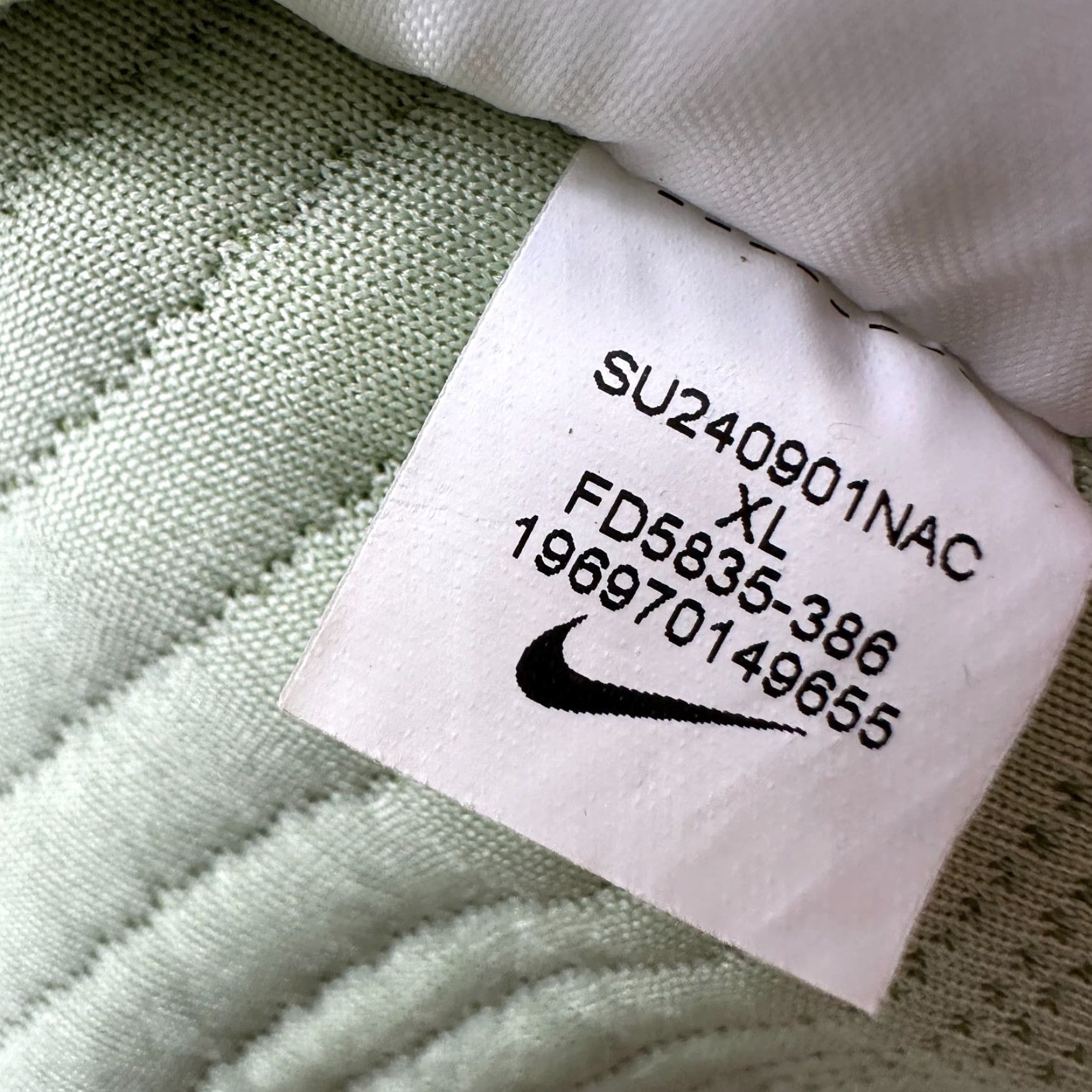 Nike Nike Sweater Mens XL Green Crew Dri Fit Pullover Sports Christmas Winter Men Shirt Sweatshirt Size US XL / EU 56 / 4 - 7 Thumbnail
