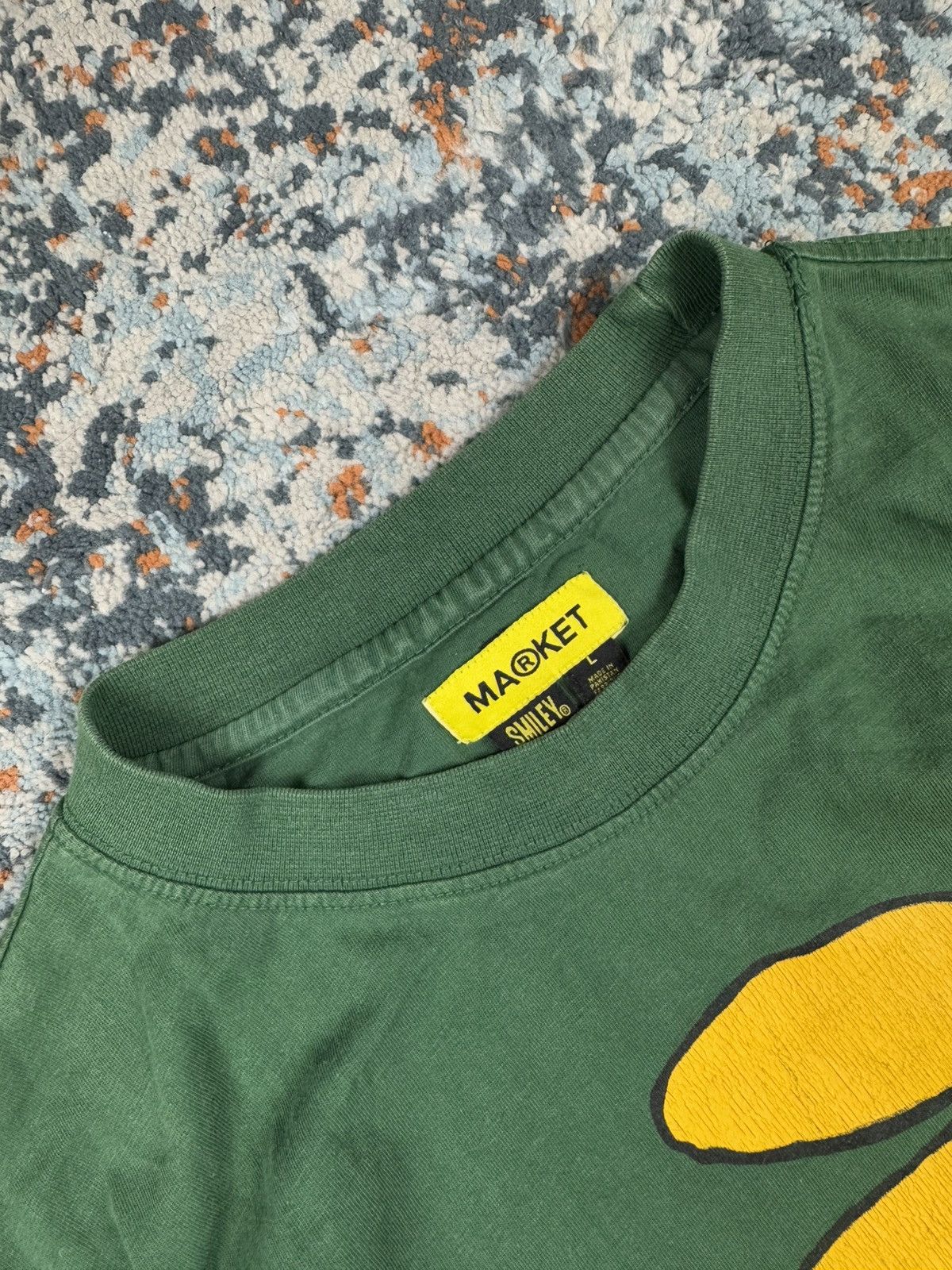 Market × Vintage Vintage 00s Chinatown Market smiley peel graphic tee Size US L / EU 52-54 / 3 - 5 Thumbnail