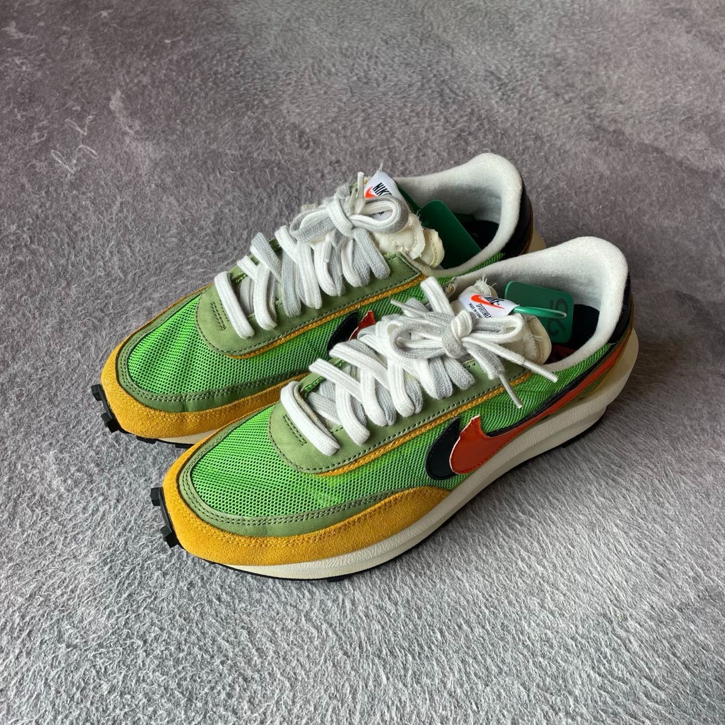 Nike Nike SACAI Yellow Lowtop Sneakers 43 Men Size US 10 / EU 43 - 1 Thumbnail