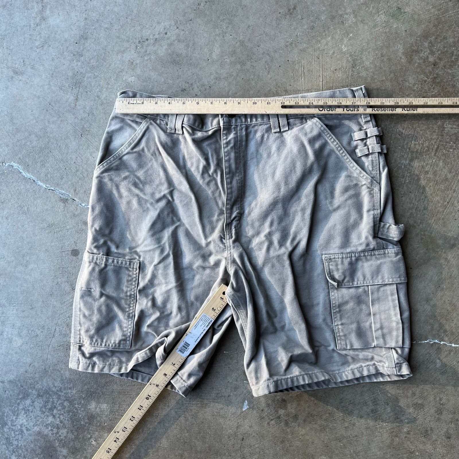 Vintage VINTAGE CARHARTT CARGO SHORTS CARPENTER WORKWEAR 38 BAGGY Size US 38 / EU 54 - 4 Thumbnail