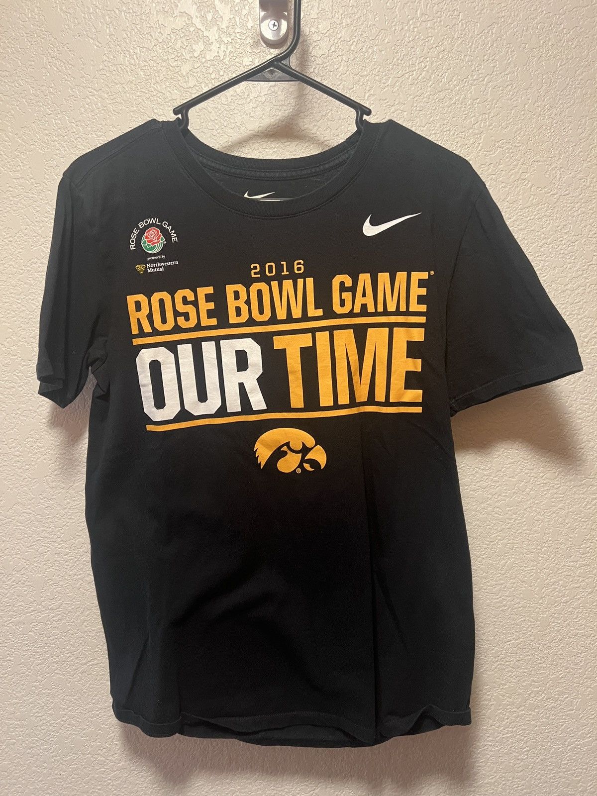 Nike Iowa Hawkeyes Rose Bowl Shirt Size US S / EU 44-46 / 1 - 1 Thumbnail