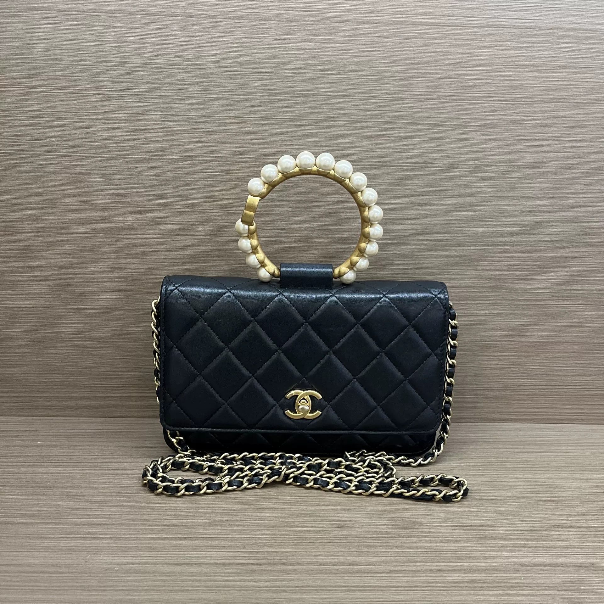 Chanel Pre-loved Bag Very good condition Size ONE SIZE - 1 Thumbnail