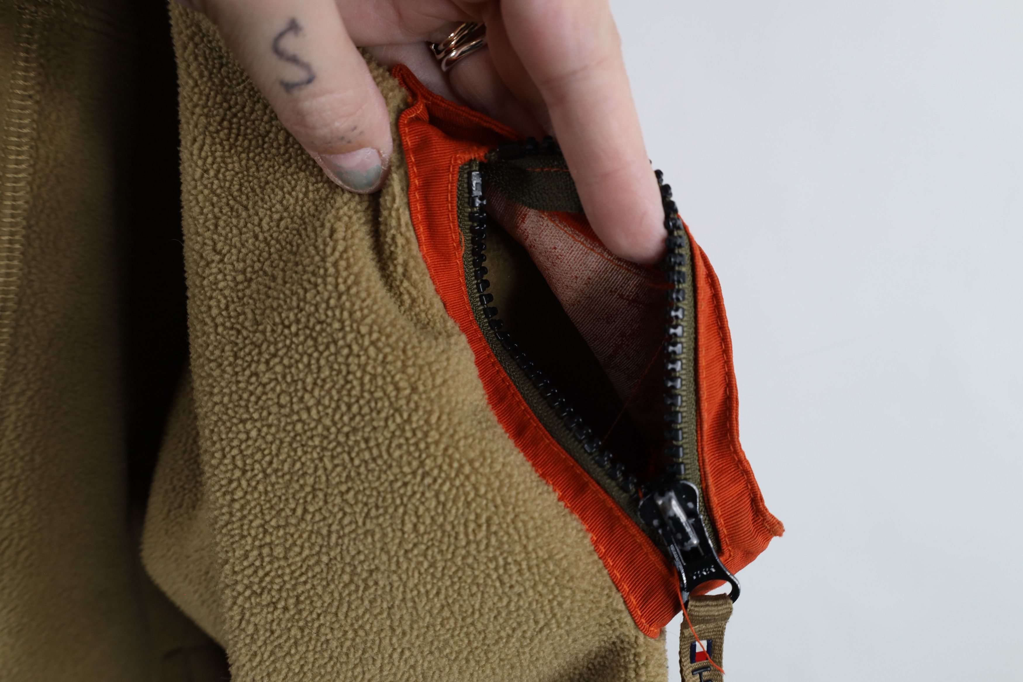 Tommy Hilfiger × Vintage Vintage 90s Tommy Hilfiger Spell Out Fleece Hooded Jacket Size US XXL / EU 58 / 5 - 8 Thumbnail